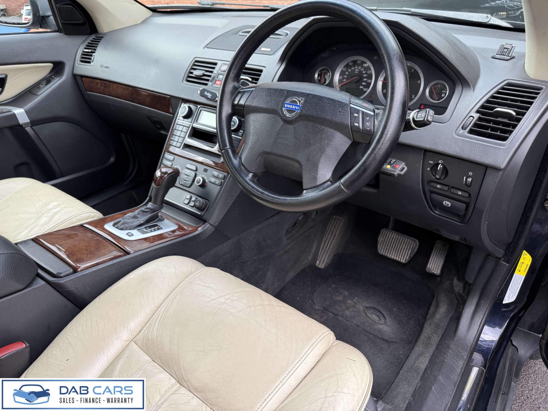Volvo XC90 2.4 XC90 Executive D5 Auto 4WD 5dr #3