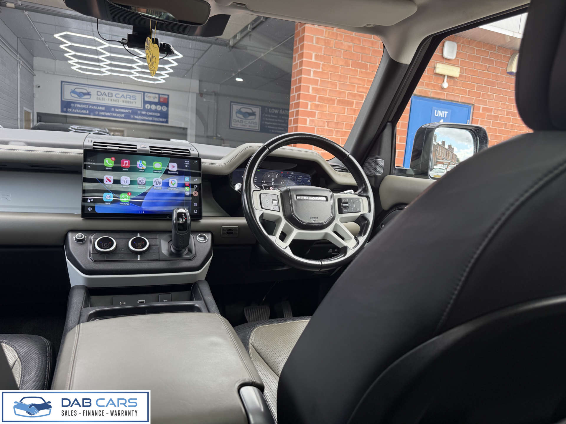 Land Rover DEFENDER 3.0 Defender X-Dynamic HSE D MHEV Auto 4WD 5dr #35