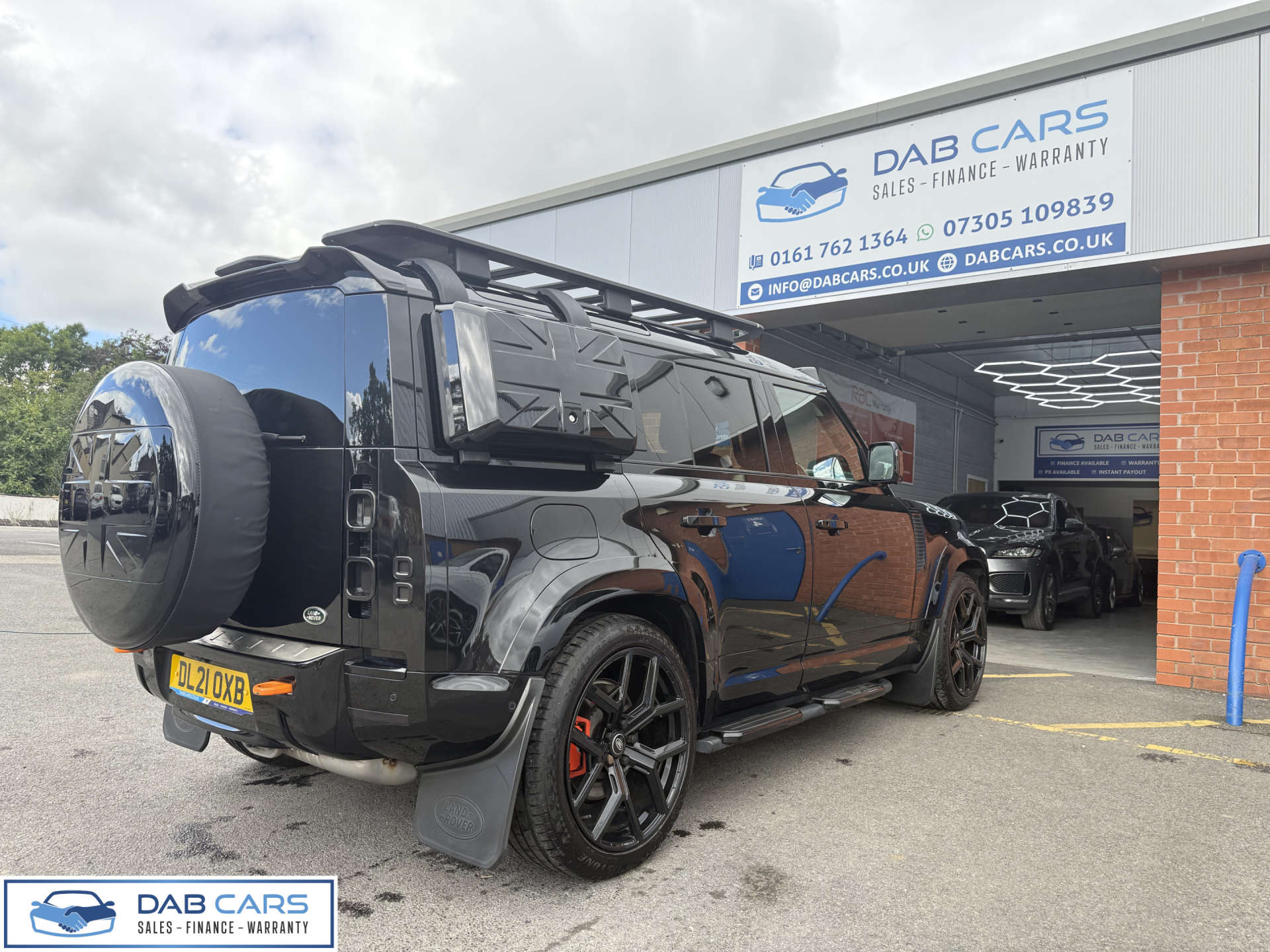 Land Rover DEFENDER 3.0 Defender X-Dynamic HSE D MHEV Auto 4WD 5dr #58