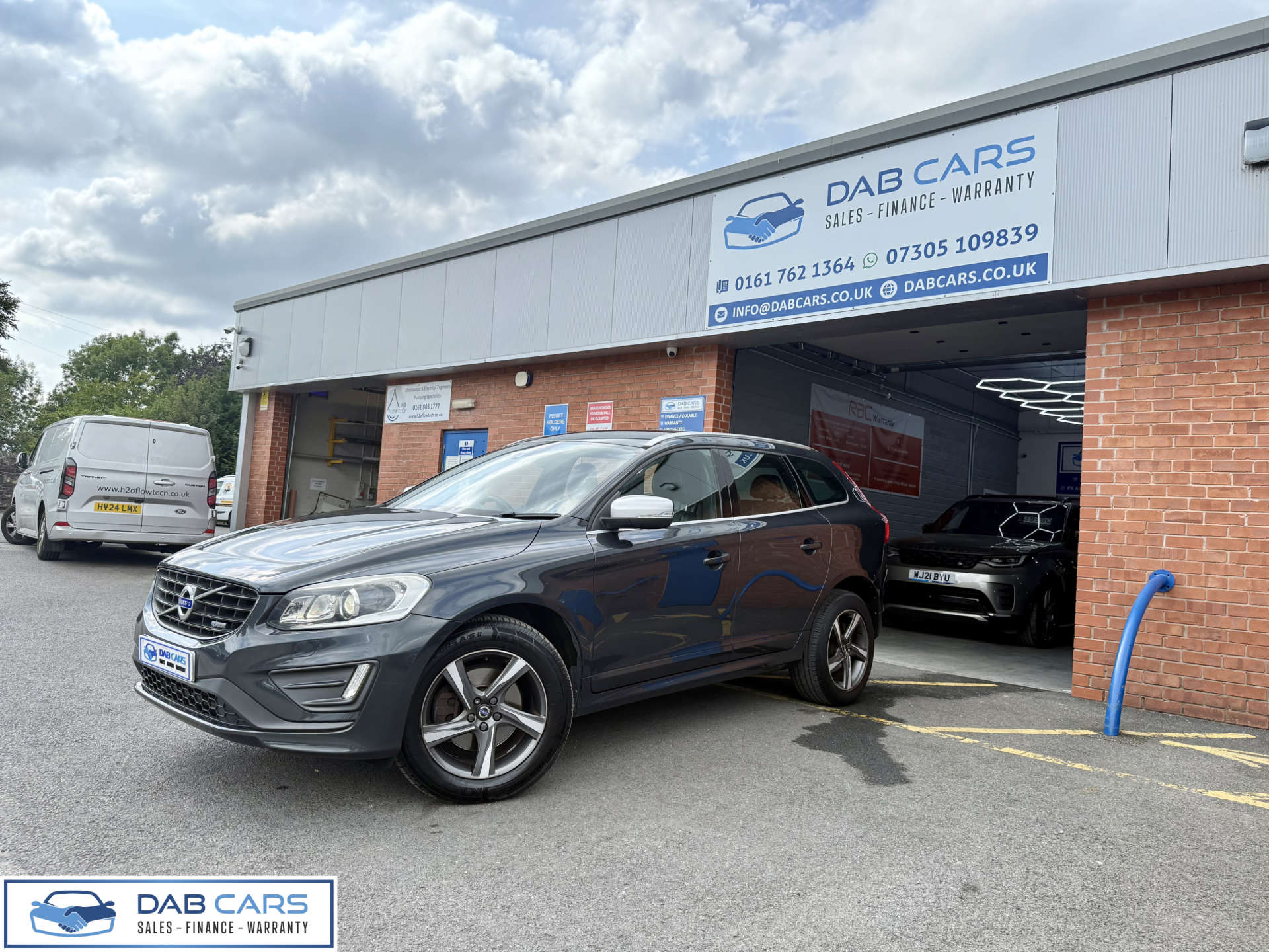 Volvo XC60 2.4 XC60 R-Design Luxury Nav D4 AWD Auto 4WD 5dr #2