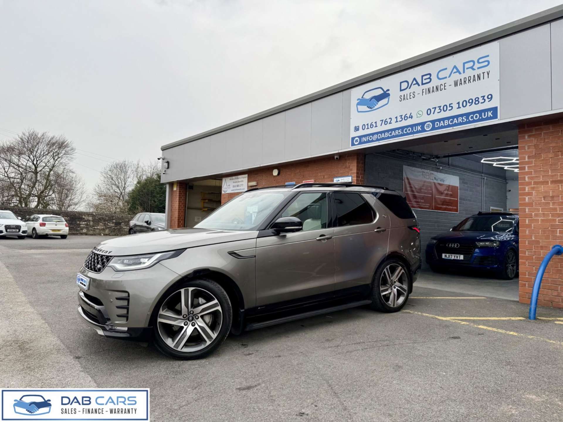 Land Rover Discovery 3.0 D300 MHEV R-Dynamic HSE Auto 4WD Euro 6 (s/s) 5dr #1