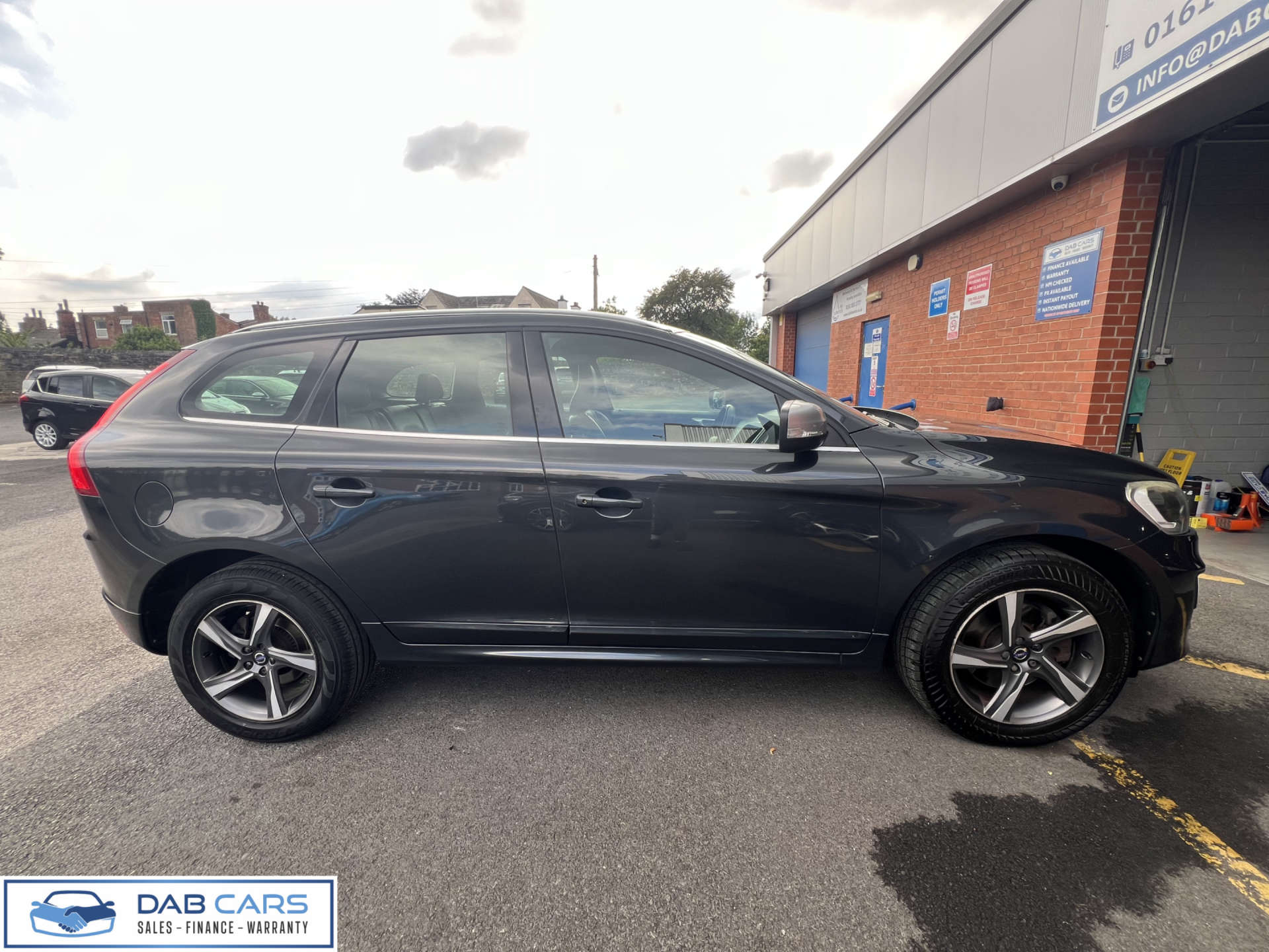 Volvo XC60 2.4 XC60 R-Design Luxury Nav D4 AWD Auto 4WD 5dr #9