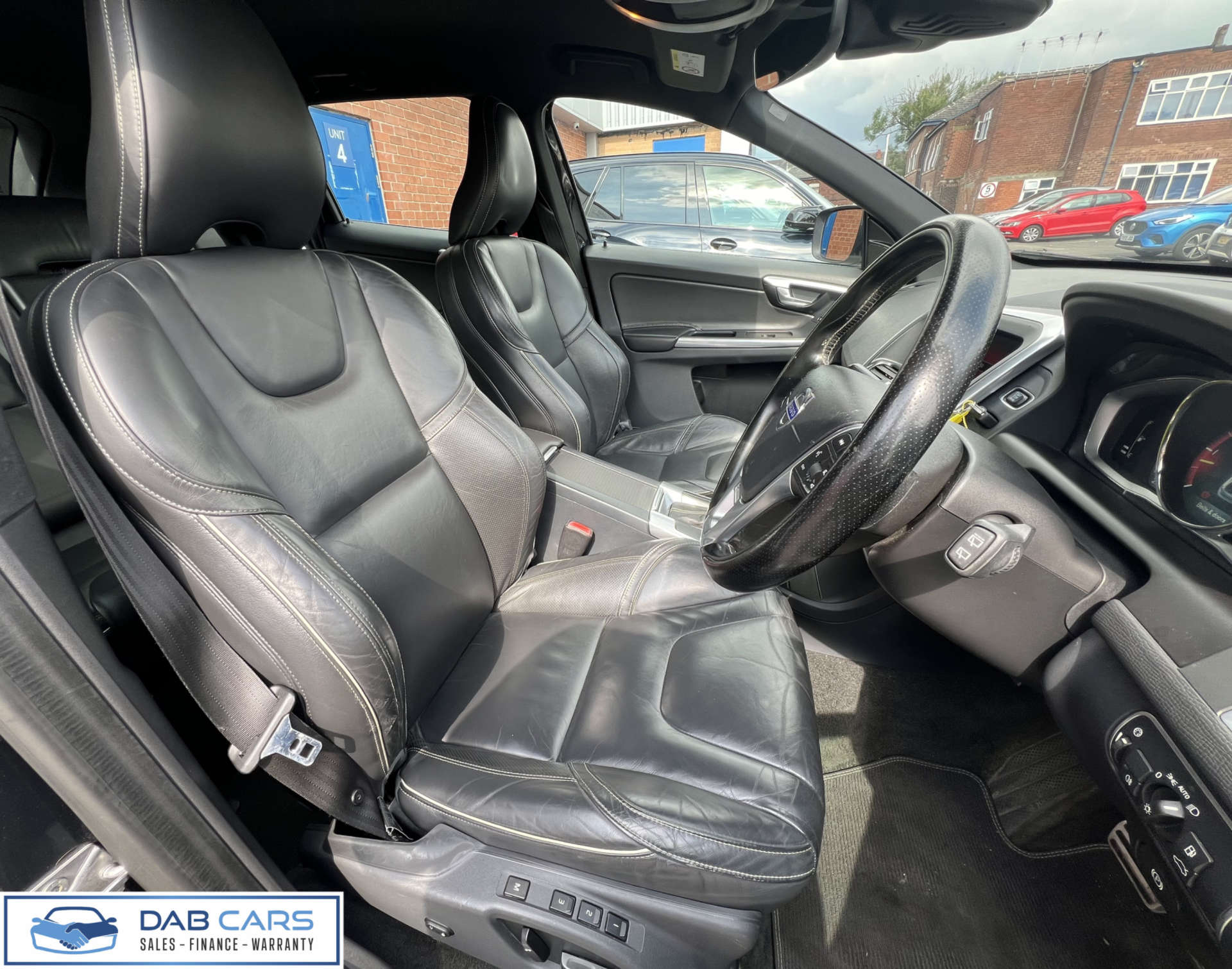 Volvo XC60 2.4 XC60 R-Design Luxury Nav D4 AWD Auto 4WD 5dr #41