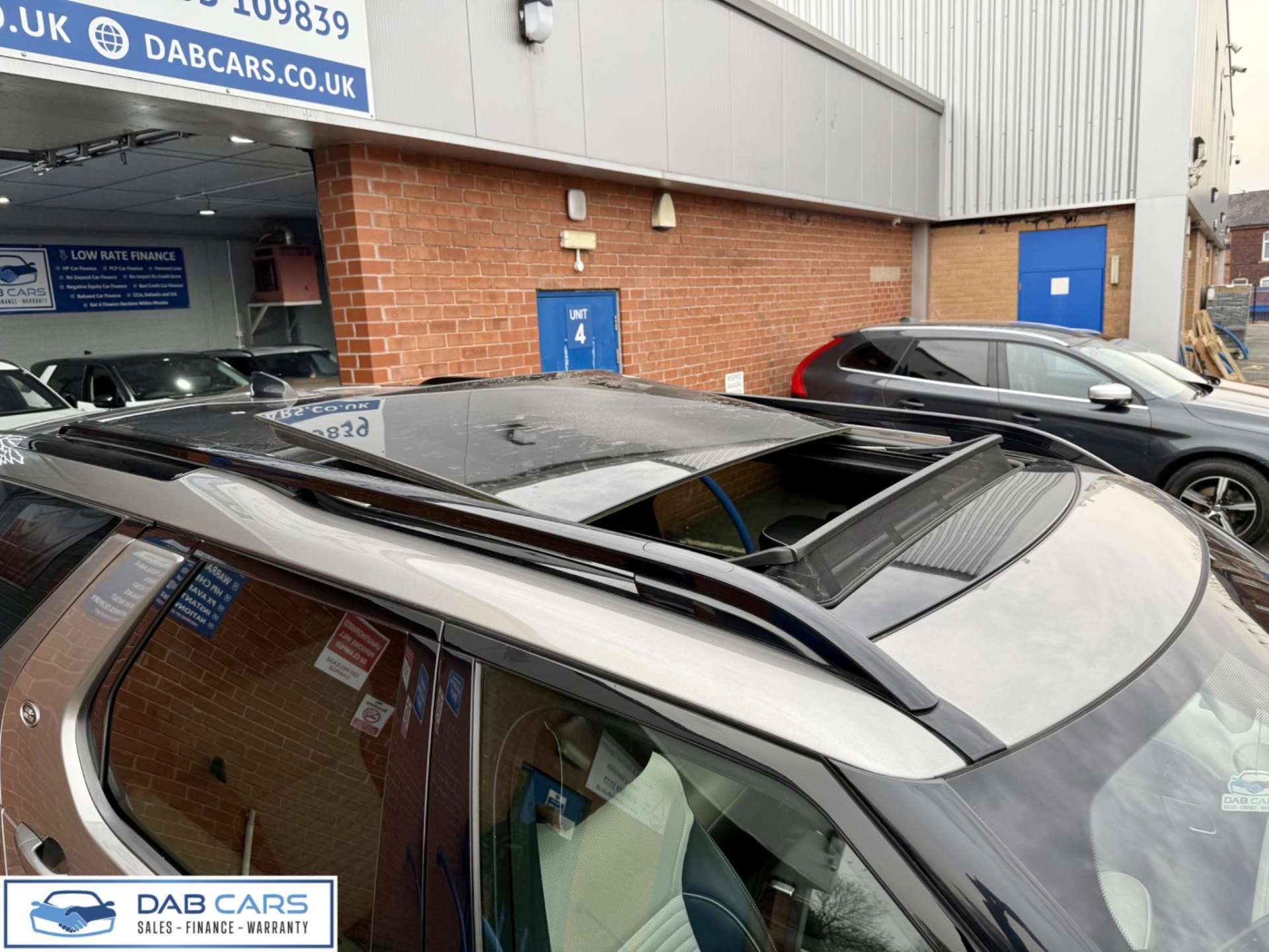 Land Rover Discovery 3.0 D300 MHEV R-Dynamic HSE Auto 4WD Euro 6 (s/s) 5dr #16