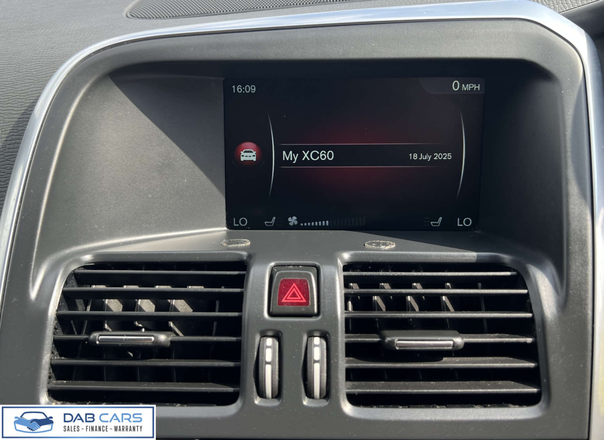 Volvo XC60 2.4 XC60 R-Design Luxury Nav D4 AWD Auto 4WD 5dr #52