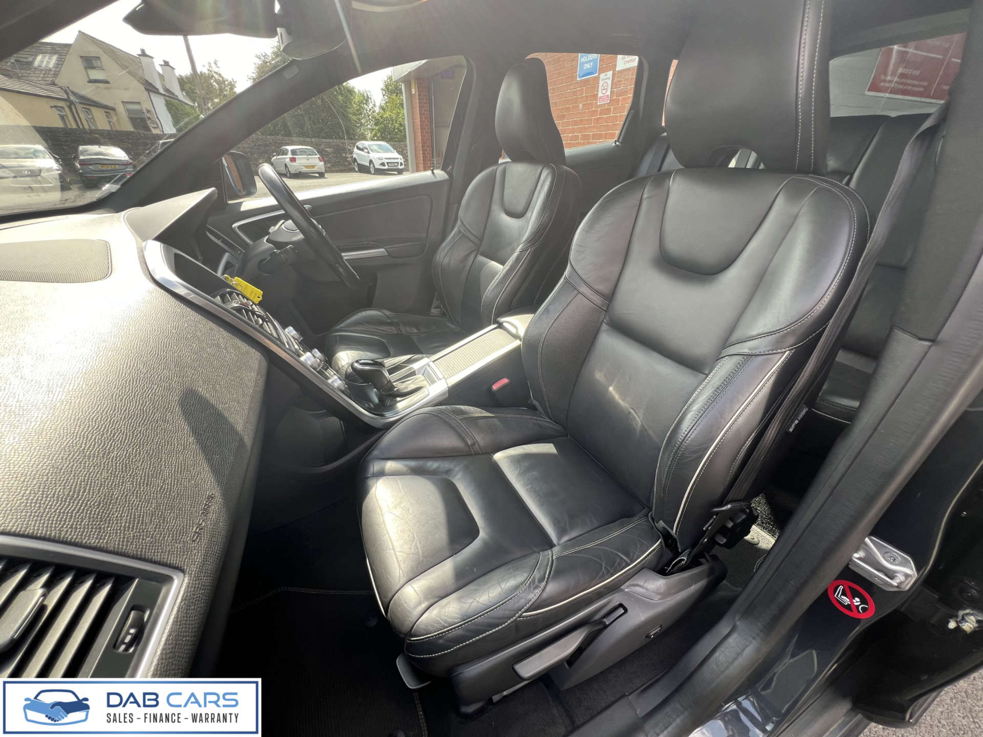 Volvo XC60 2.4 XC60 R-Design Luxury Nav D4 AWD Auto 4WD 5dr #57