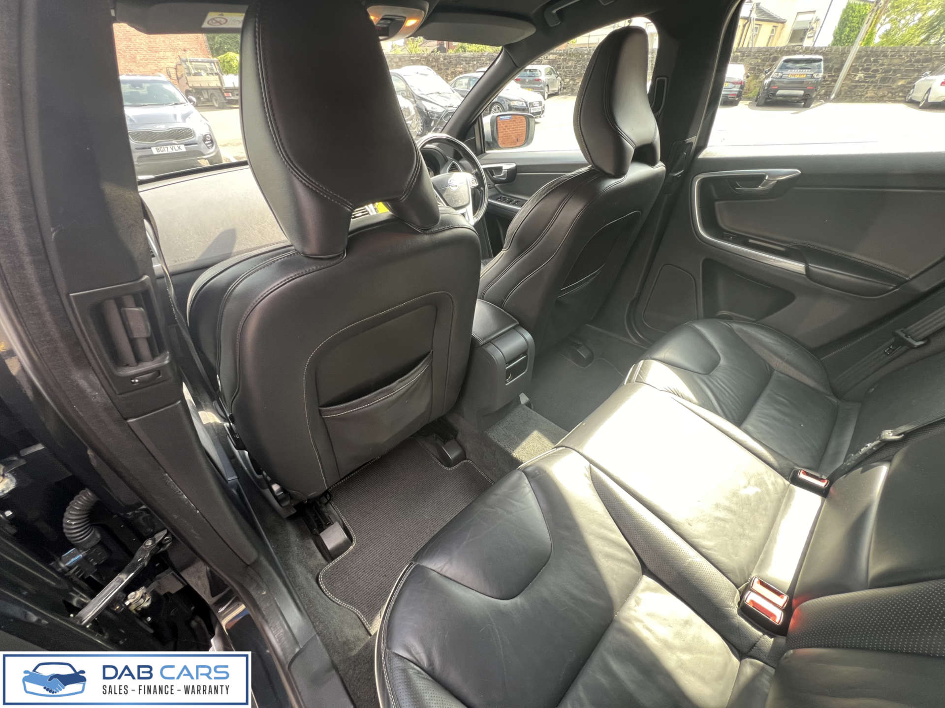 Volvo XC60 2.4 XC60 R-Design Luxury Nav D4 AWD Auto 4WD 5dr #63