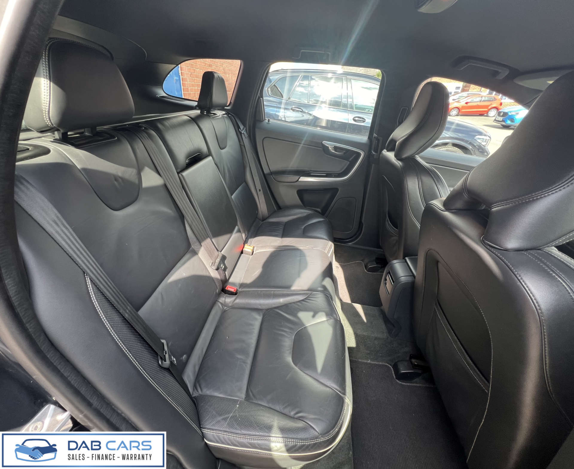 Volvo XC60 2.4 XC60 R-Design Luxury Nav D4 AWD Auto 4WD 5dr #64