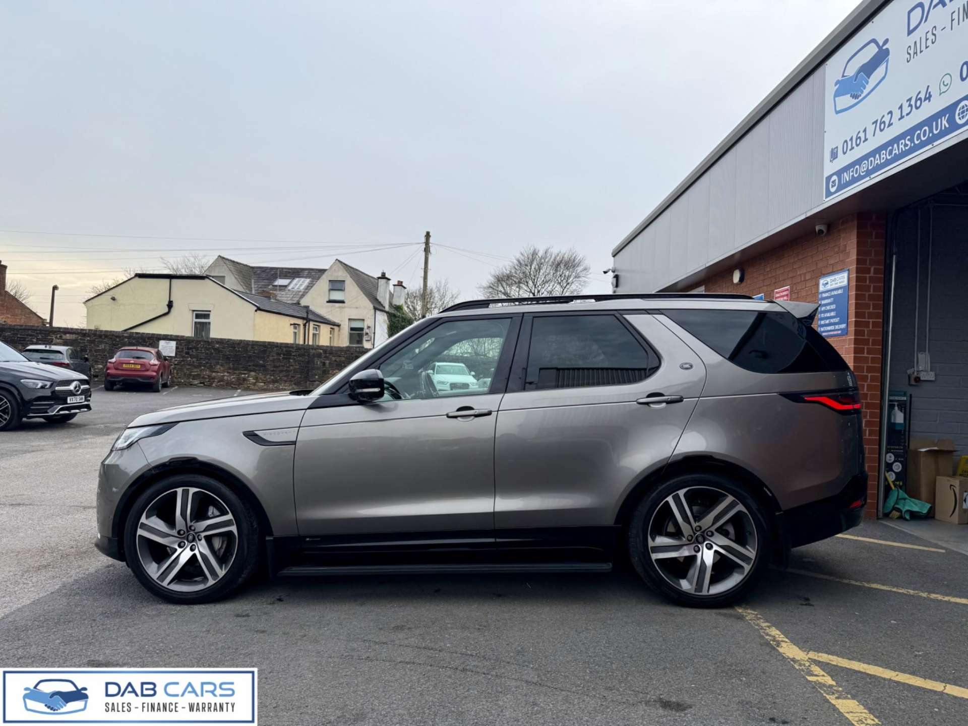 Land Rover Discovery 3.0 D300 MHEV R-Dynamic HSE Auto 4WD Euro 6 (s/s) 5dr #45