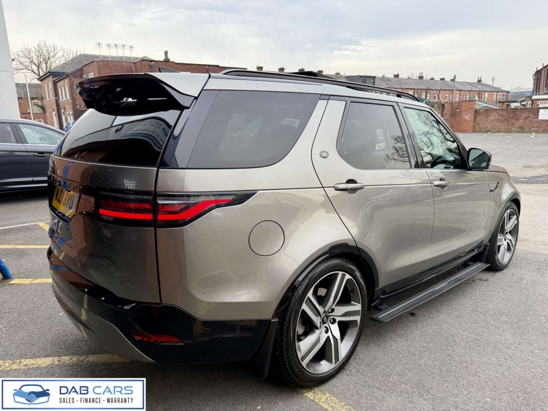 Land Rover Discovery 3.0 D300 MHEV R-Dynamic HSE Auto 4WD Euro 6 (s/s) 5dr #48