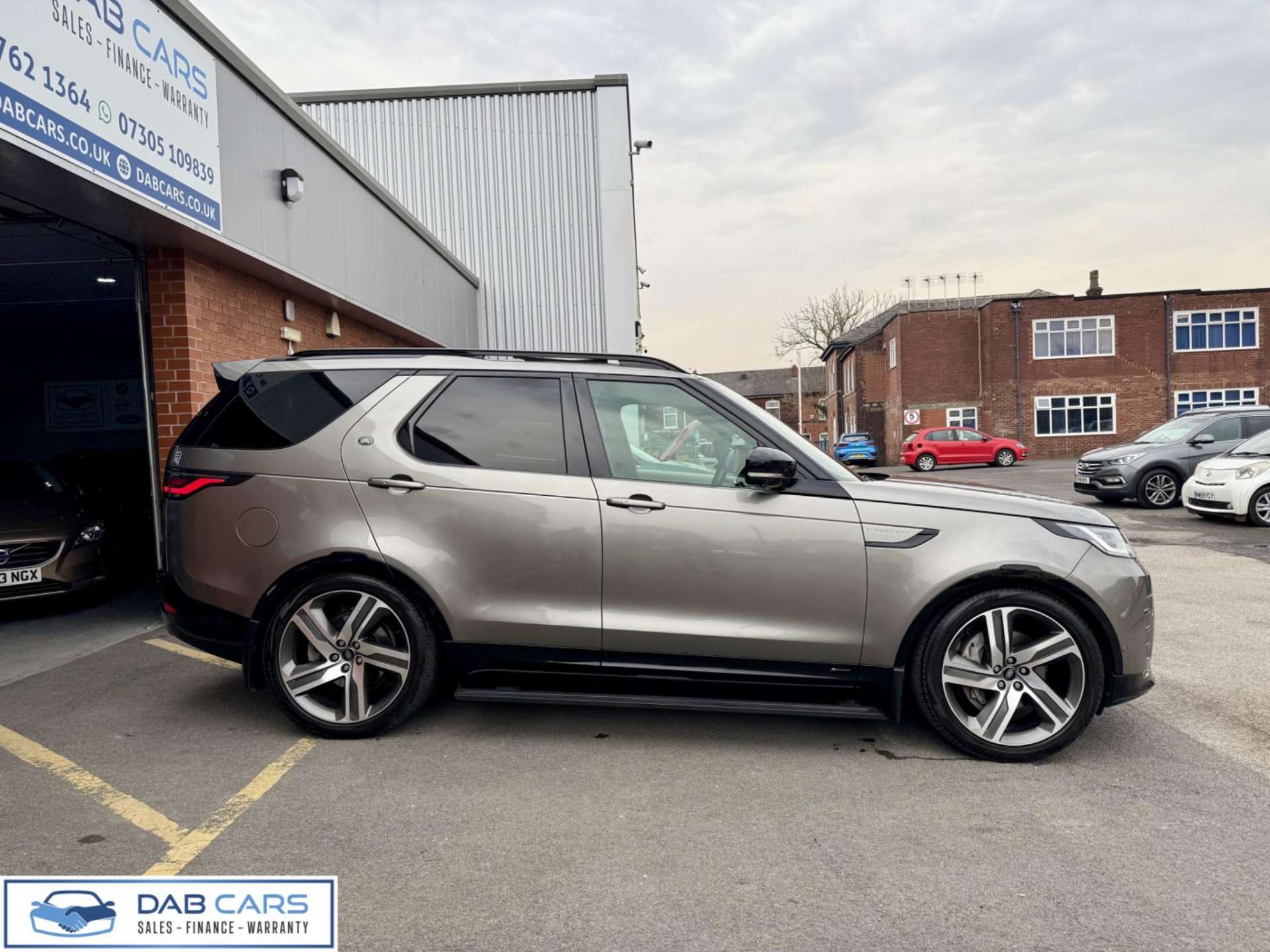 Land Rover Discovery 3.0 D300 MHEV R-Dynamic HSE Auto 4WD Euro 6 (s/s) 5dr #49