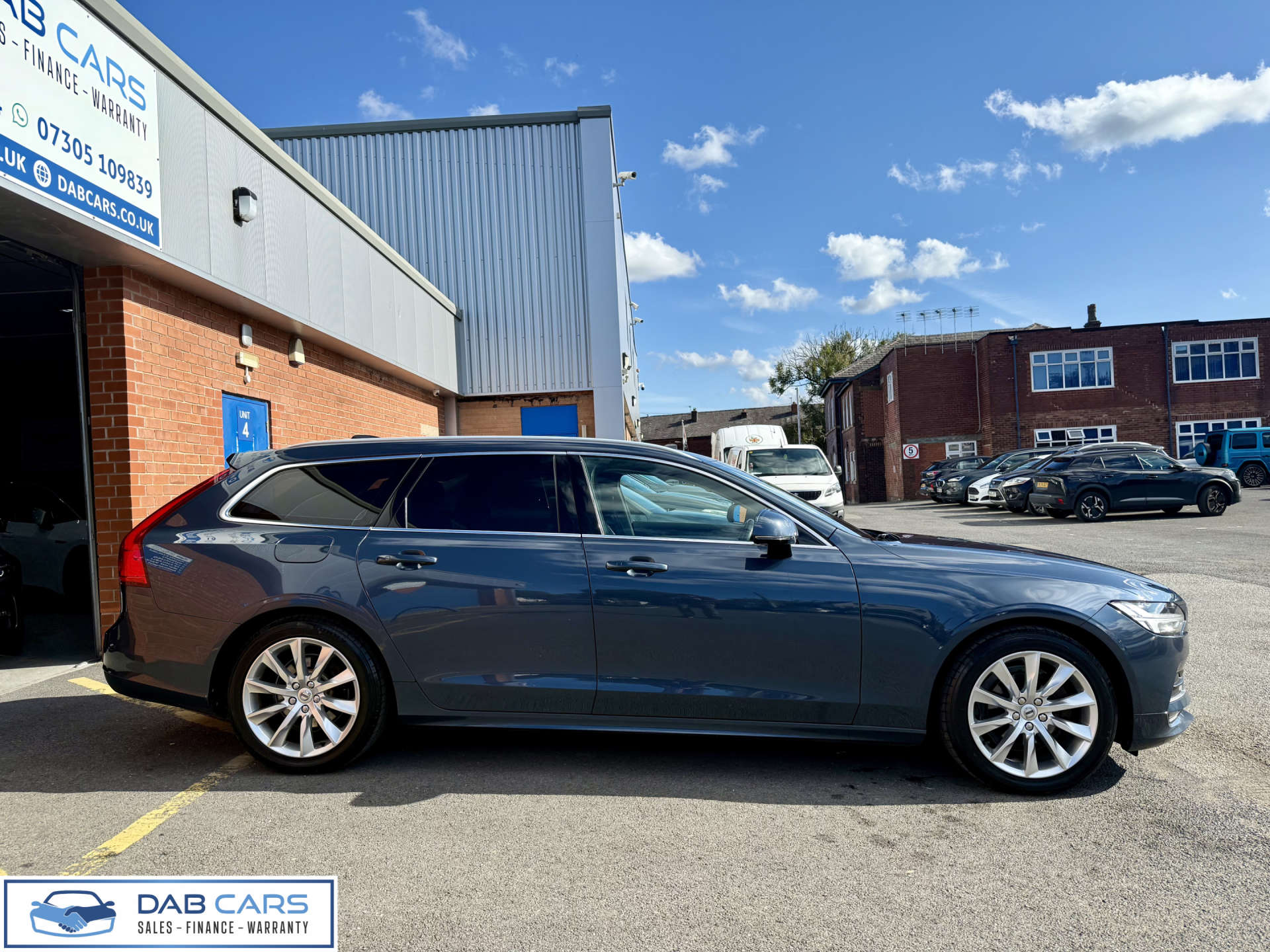 Volvo V90 2.0 V90 Momentum+ D4 Auto 5dr #9