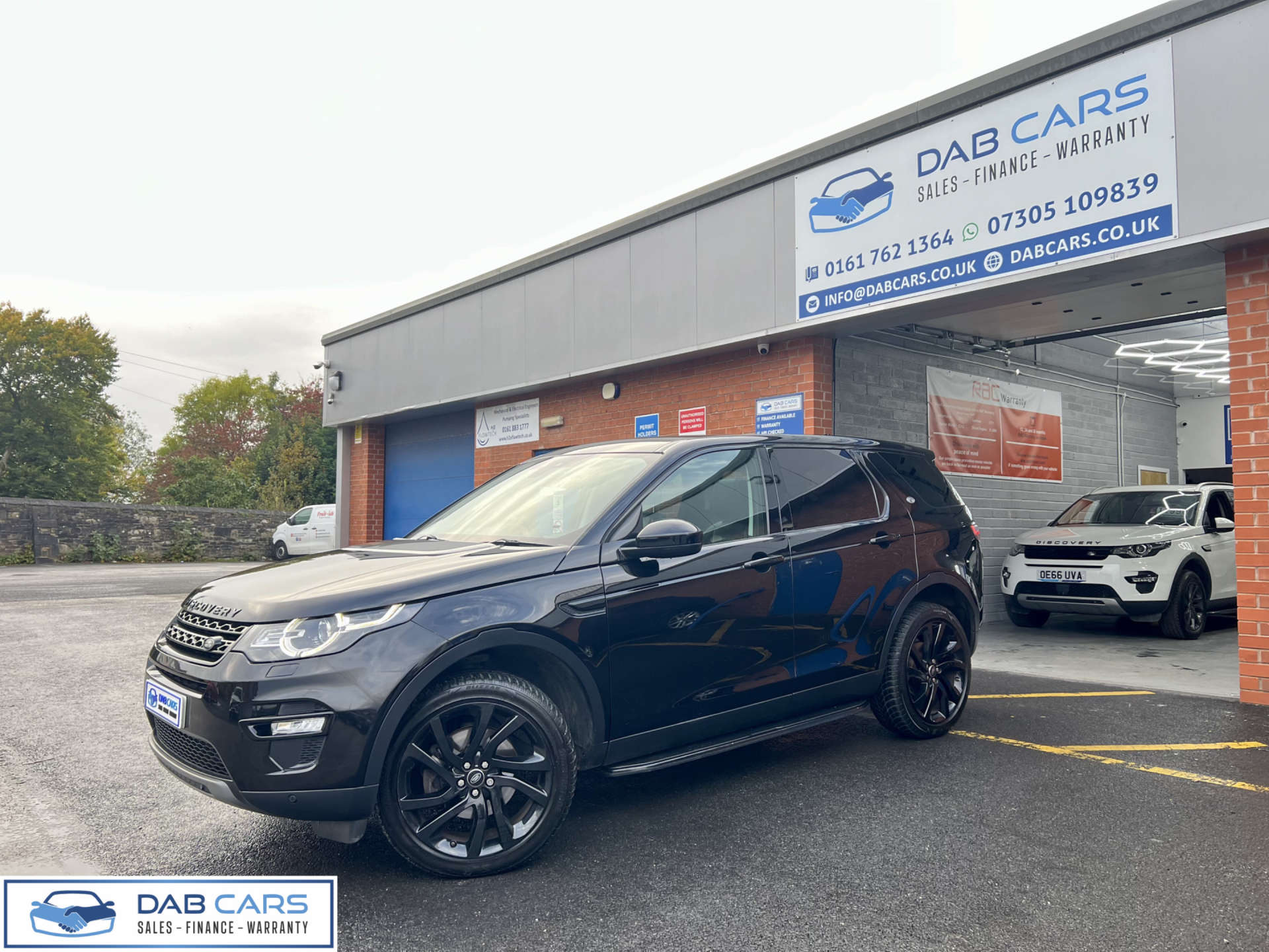 Land Rover Discovery Sport 2.0 Discovery Sport Black HSE TD4 Auto 4WD 5dr #37