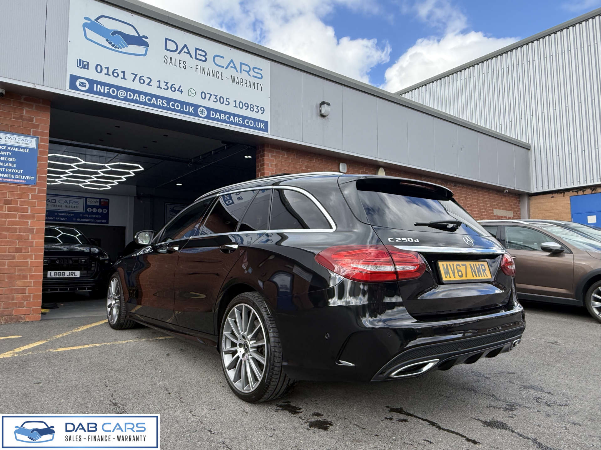 Mercedes-Benz C-CLASS 2.1 C 250 AMG Line Premium+ D Auto 5dr #15