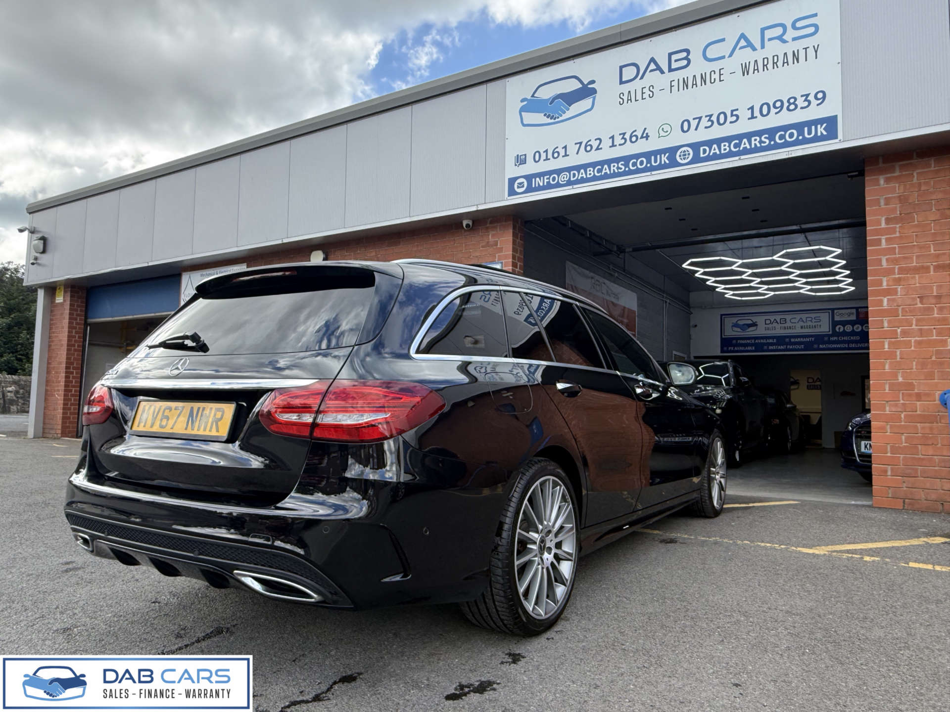 Mercedes-Benz C-CLASS 2.1 C 250 AMG Line Premium+ D Auto 5dr #17