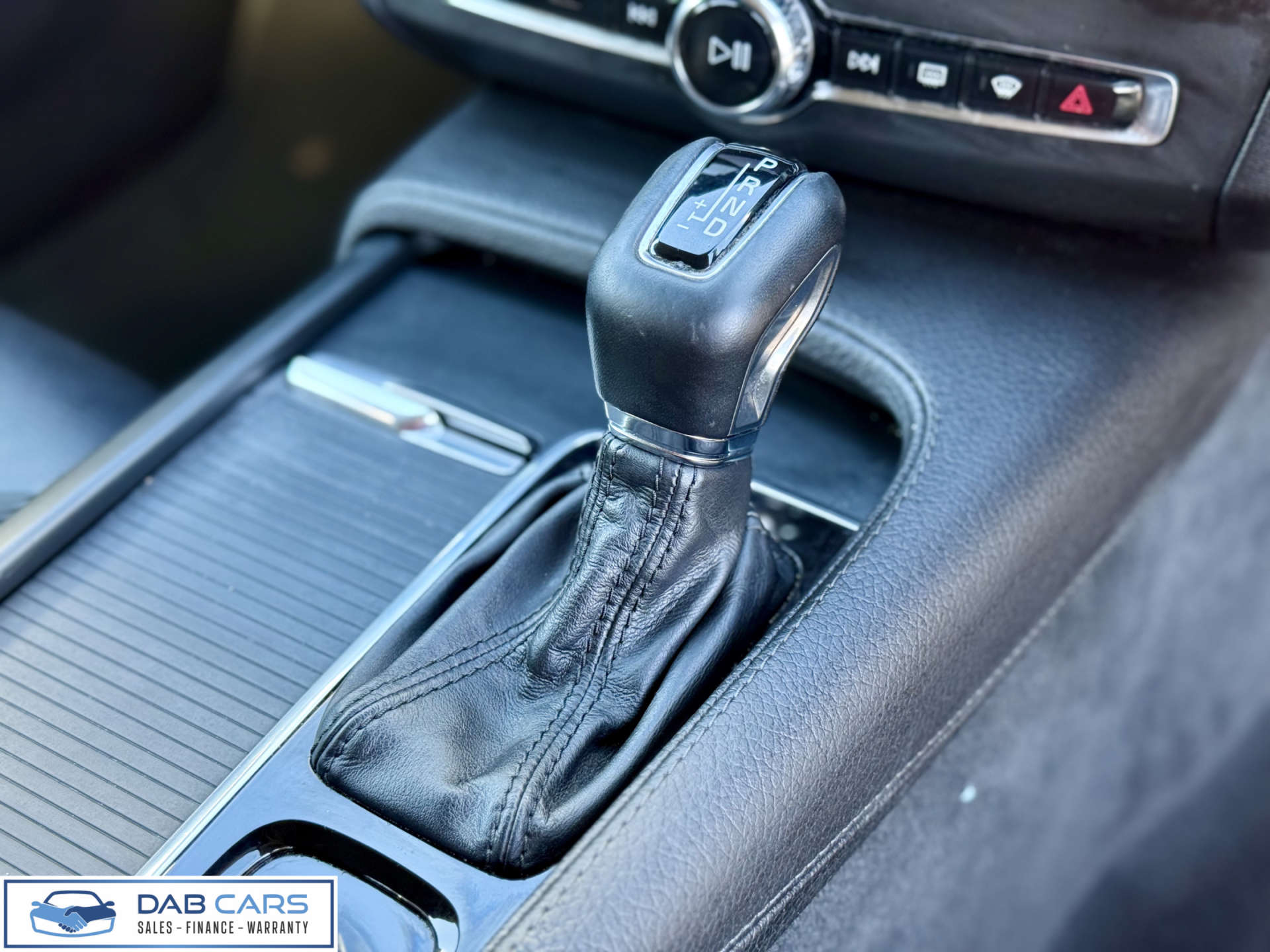 Volvo V90 2.0 V90 Momentum+ D4 Auto 5dr #10