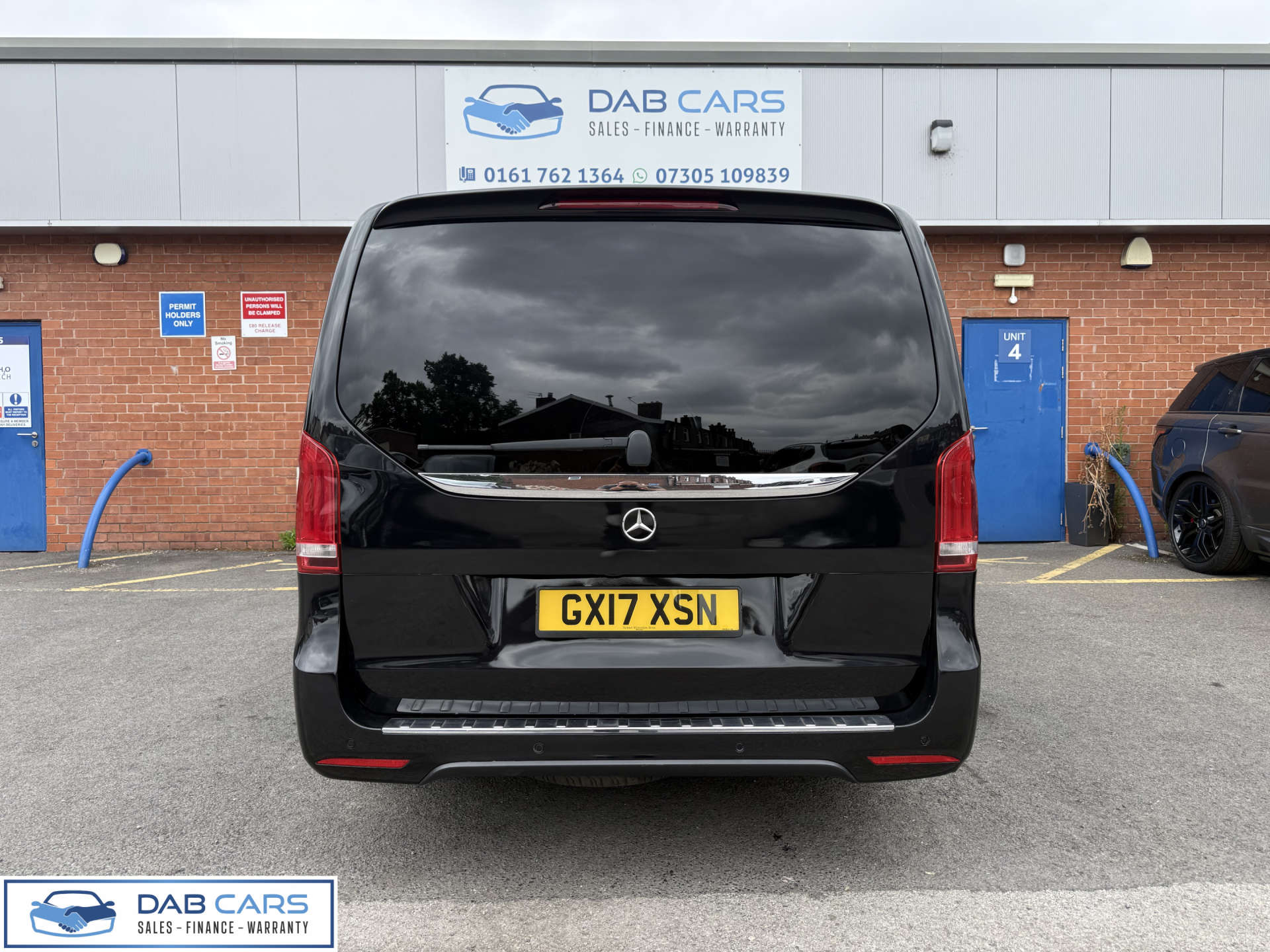 Mercedes-Benz V-CLASS 2.1 V 250 D AMG Line Auto 5dr #16