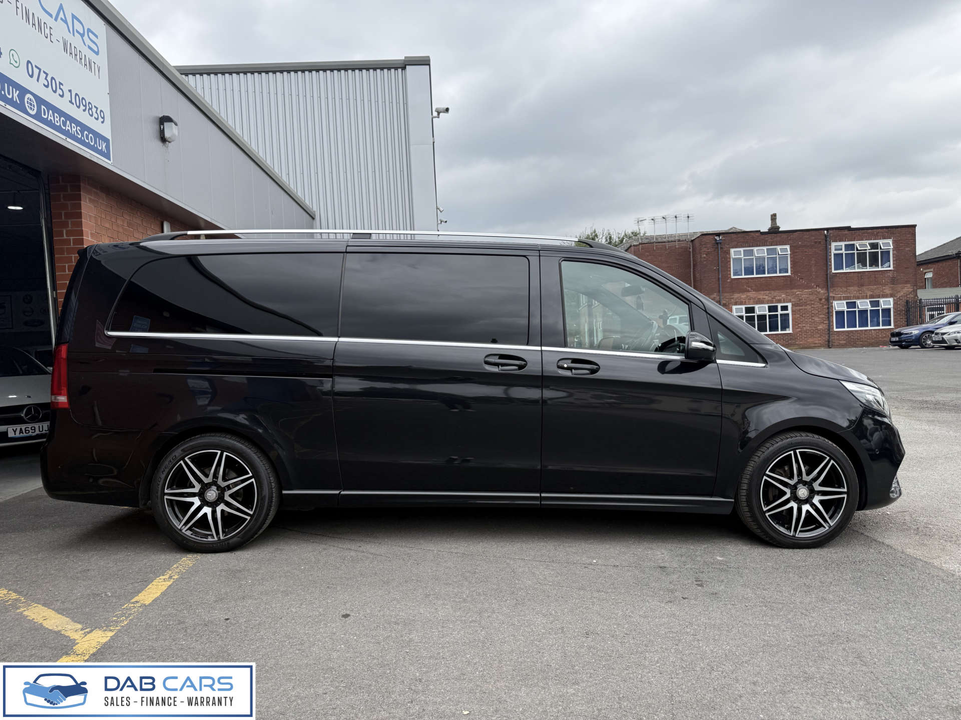 Mercedes-Benz V-CLASS 2.1 V 250 D AMG Line Auto 5dr #18