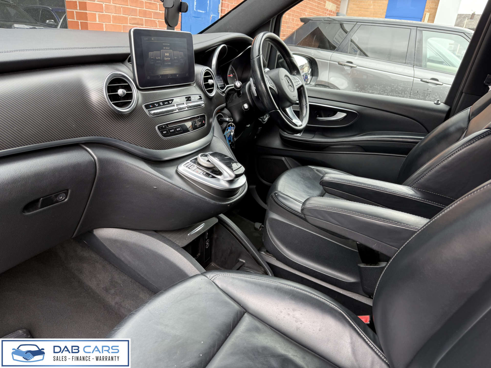 Mercedes-Benz V-CLASS 2.1 V 250 D AMG Line Auto 5dr #25
