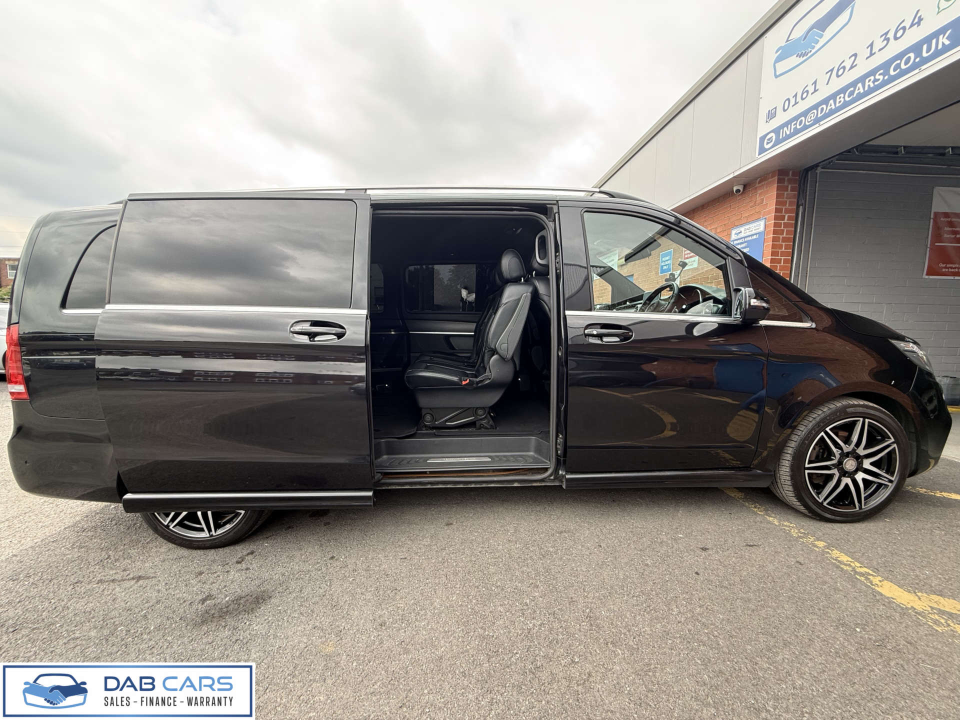 Mercedes-Benz V-CLASS 2.1 V 250 D AMG Line Auto 5dr #29