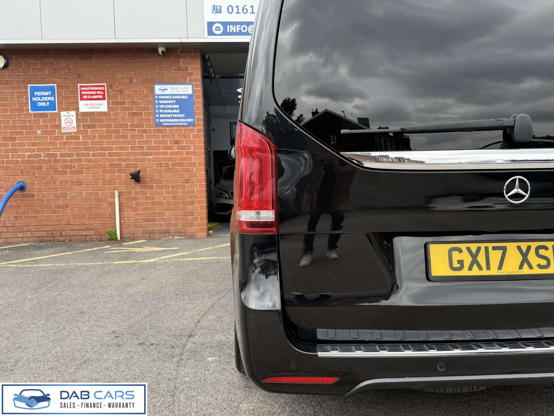 Mercedes-Benz V-CLASS 2.1 V 250 D AMG Line Auto 5dr #57