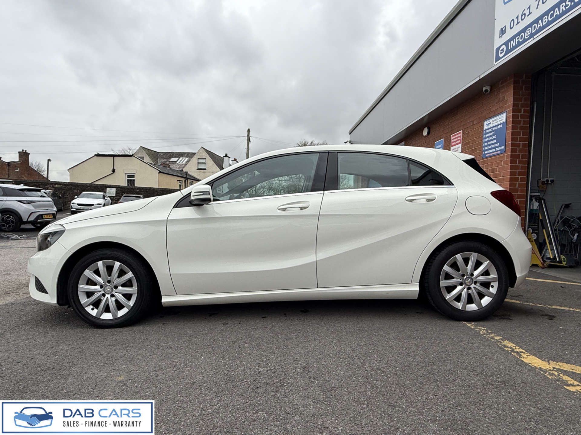 Mercedes-Benz A-CLASS 1.6 A180 BlueEfficiency SE 5dr #9