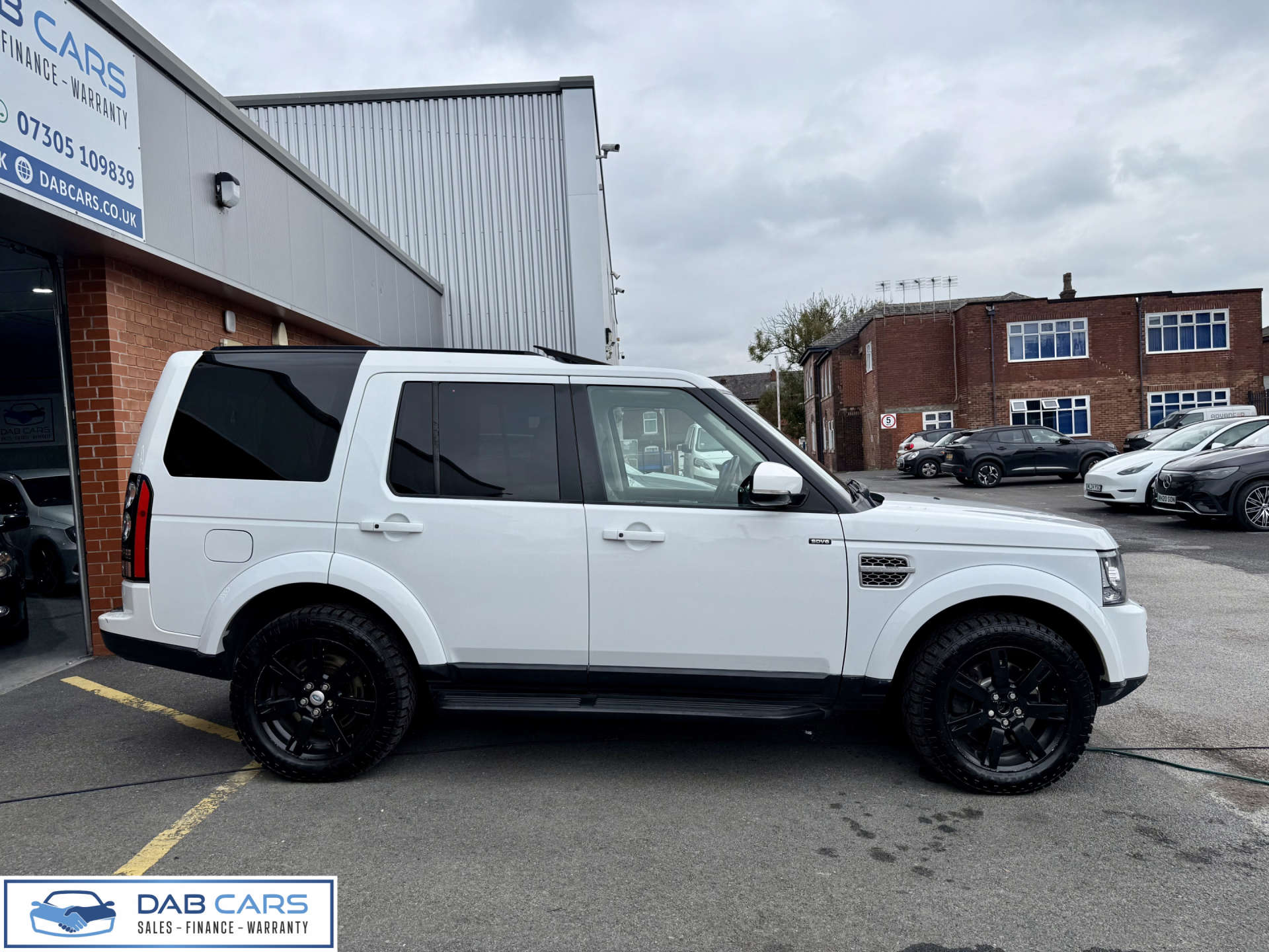 Land Rover Discovery 3.0 Discovery HSE SDV6 Auto 4WD 5dr #9