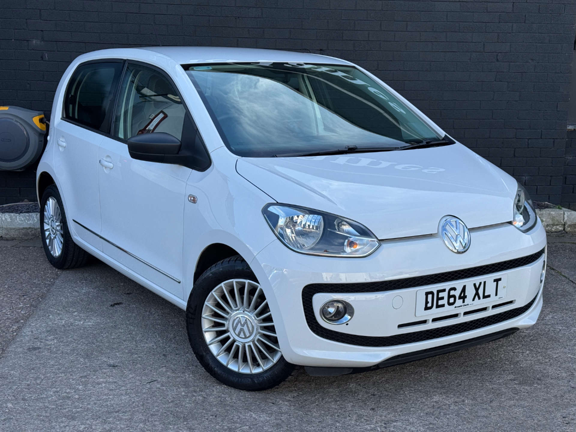 VOLKSWAGEN UP! 1.0 High Up 5dr