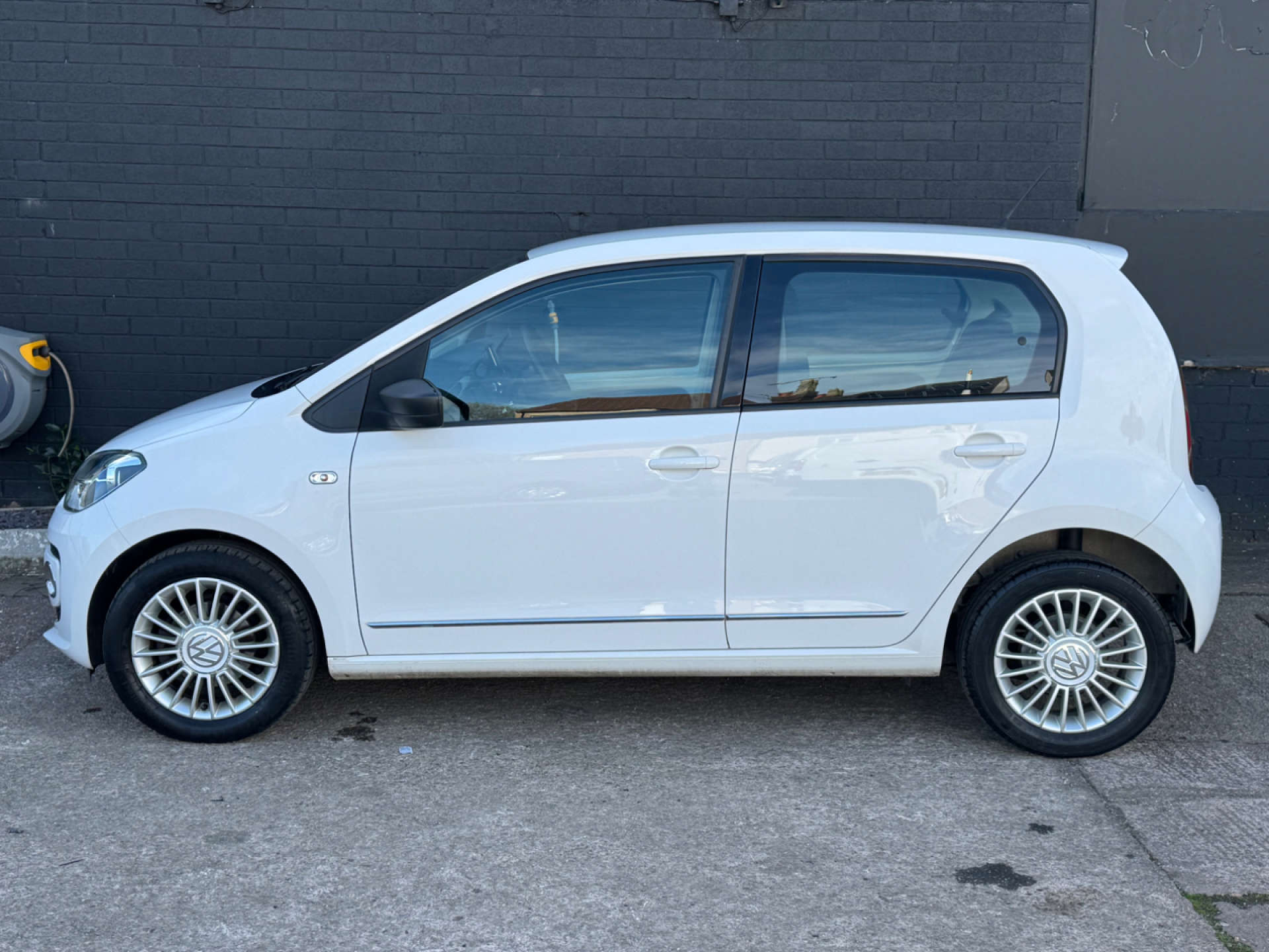 VOLKSWAGEN UP! 1.0 High Up 5dr #4