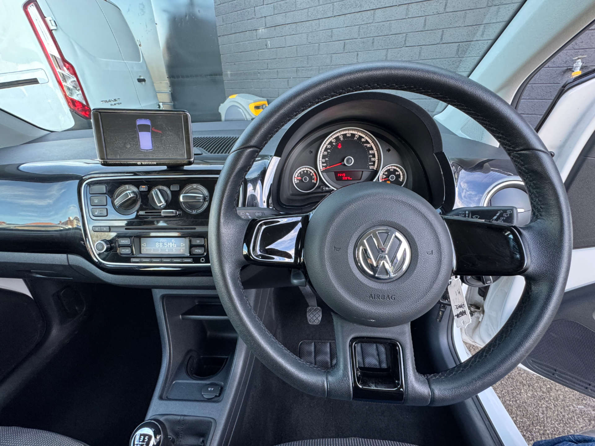 VOLKSWAGEN UP! 1.0 High Up 5dr #19