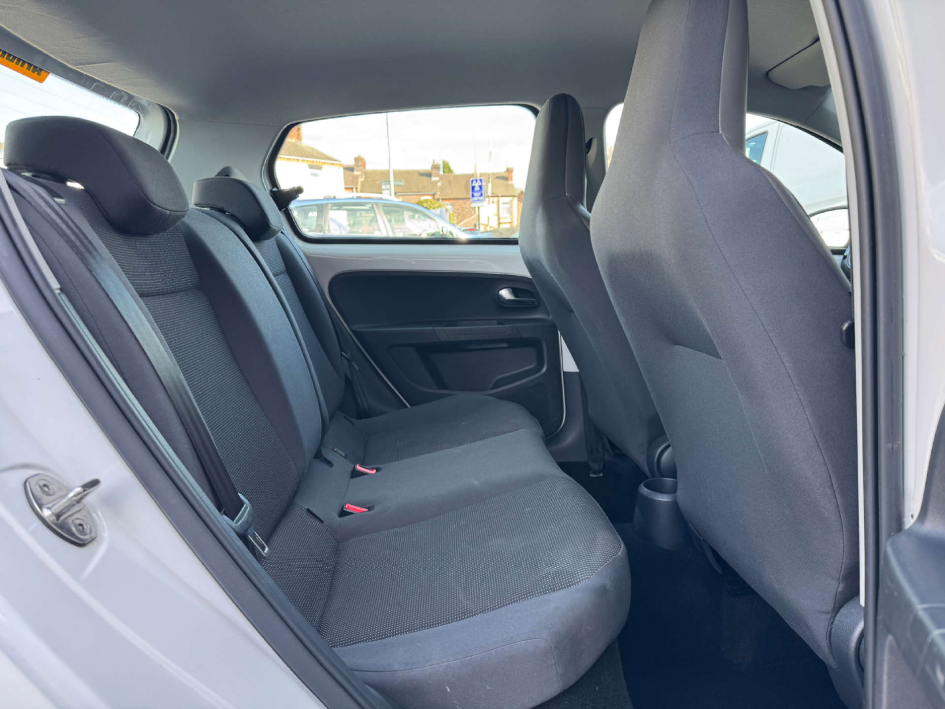 VOLKSWAGEN UP! 1.0 High Up 5dr #26