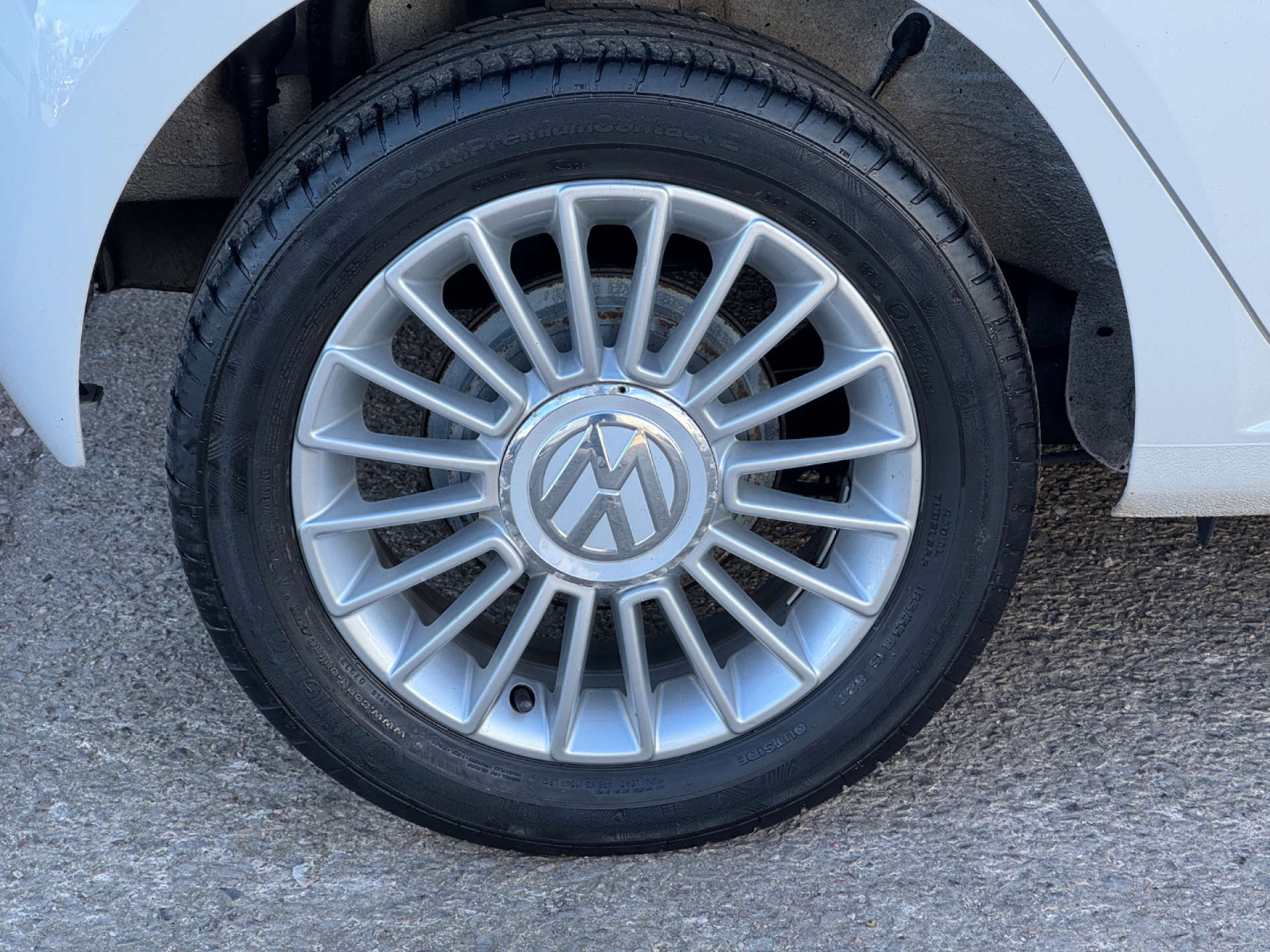 VOLKSWAGEN UP! 1.0 High Up 5dr #42