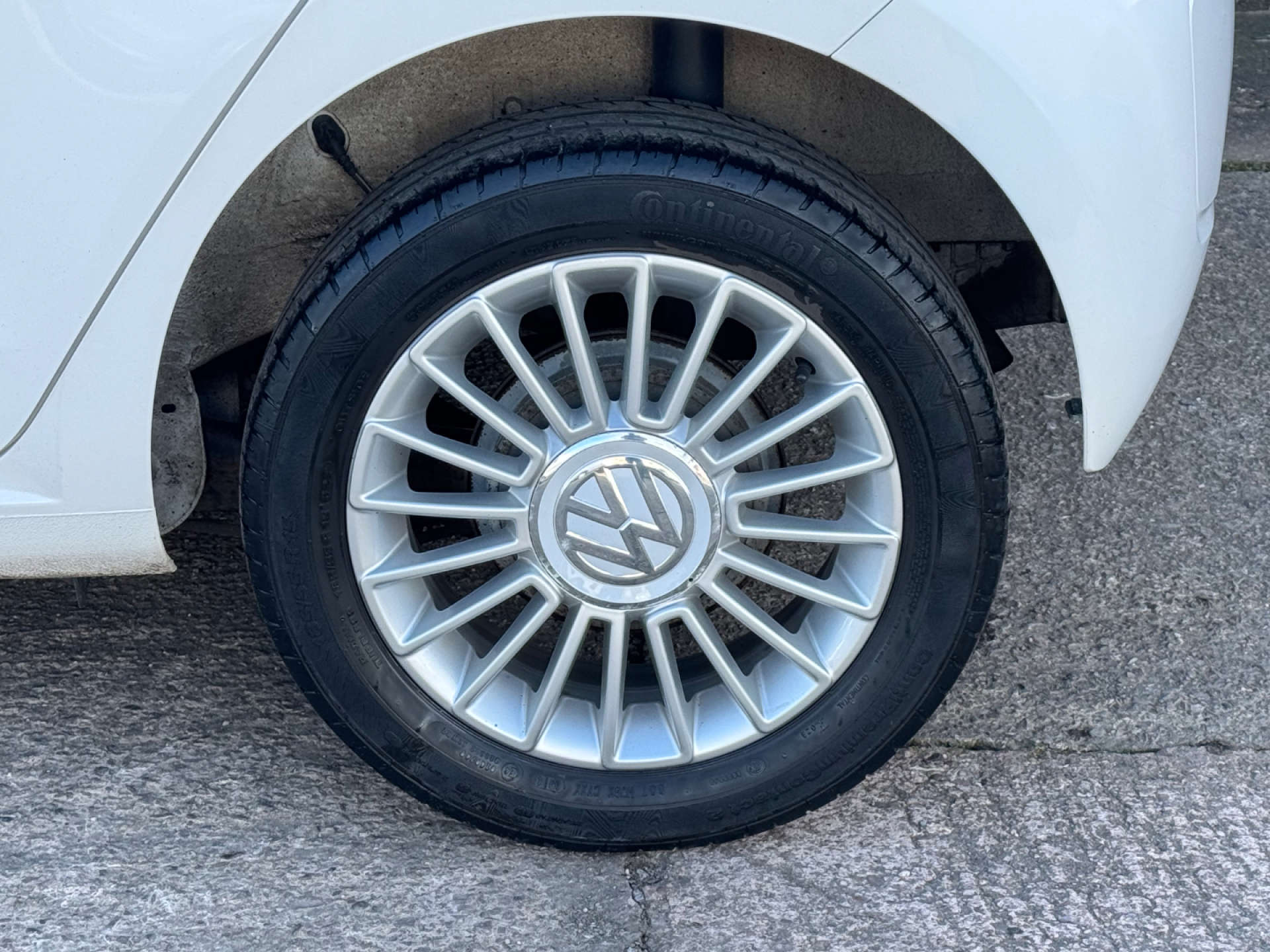 VOLKSWAGEN UP! 1.0 High Up 5dr #45