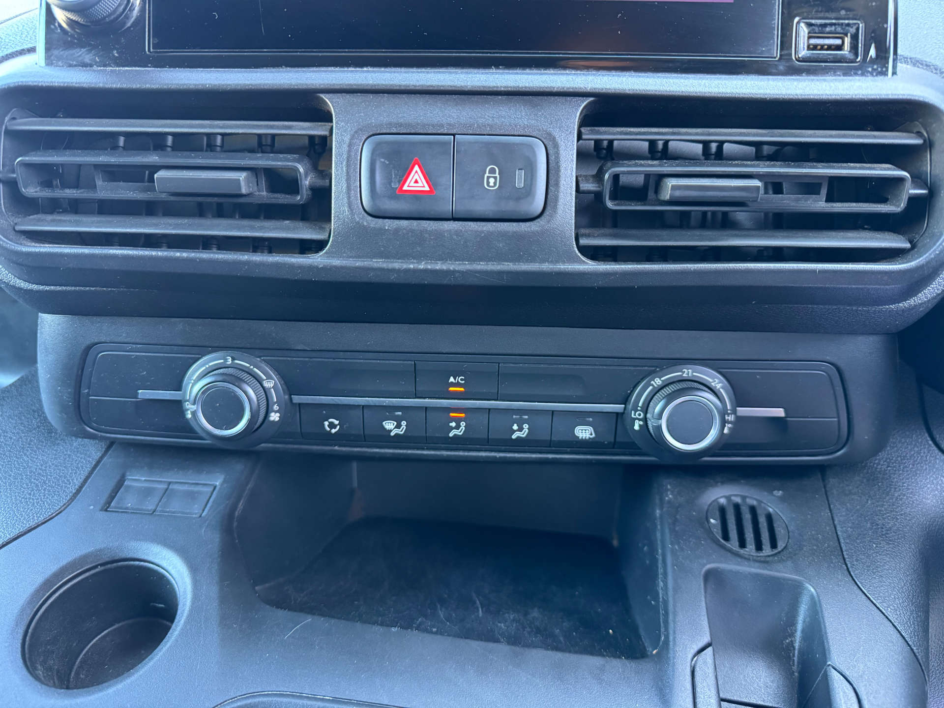 VAUXHALL COMBO 1.5 Combo 2300 Sportive S/S #24
