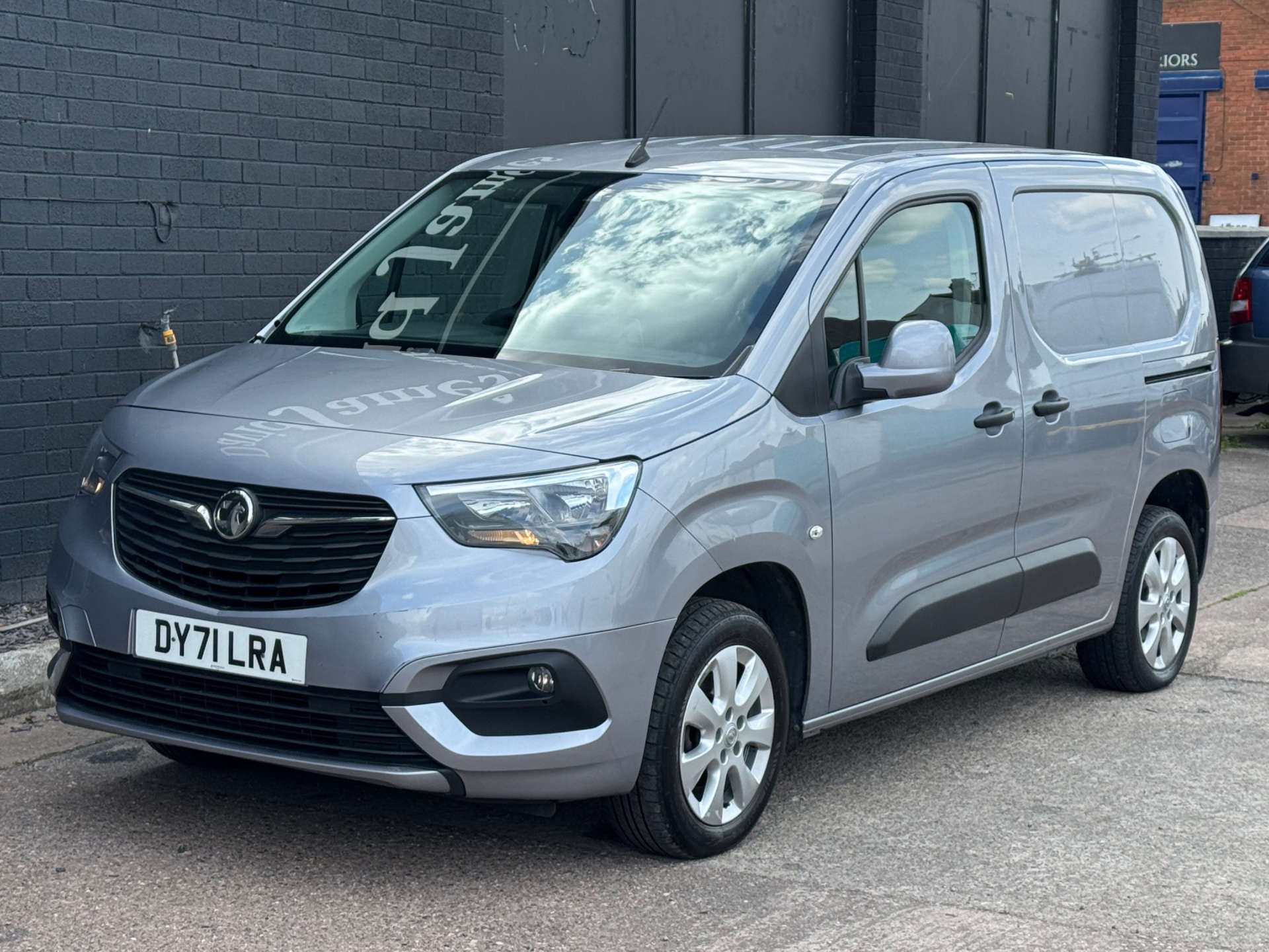 VAUXHALL COMBO 1.5 Combo 2000 Griffin Edition TD #3