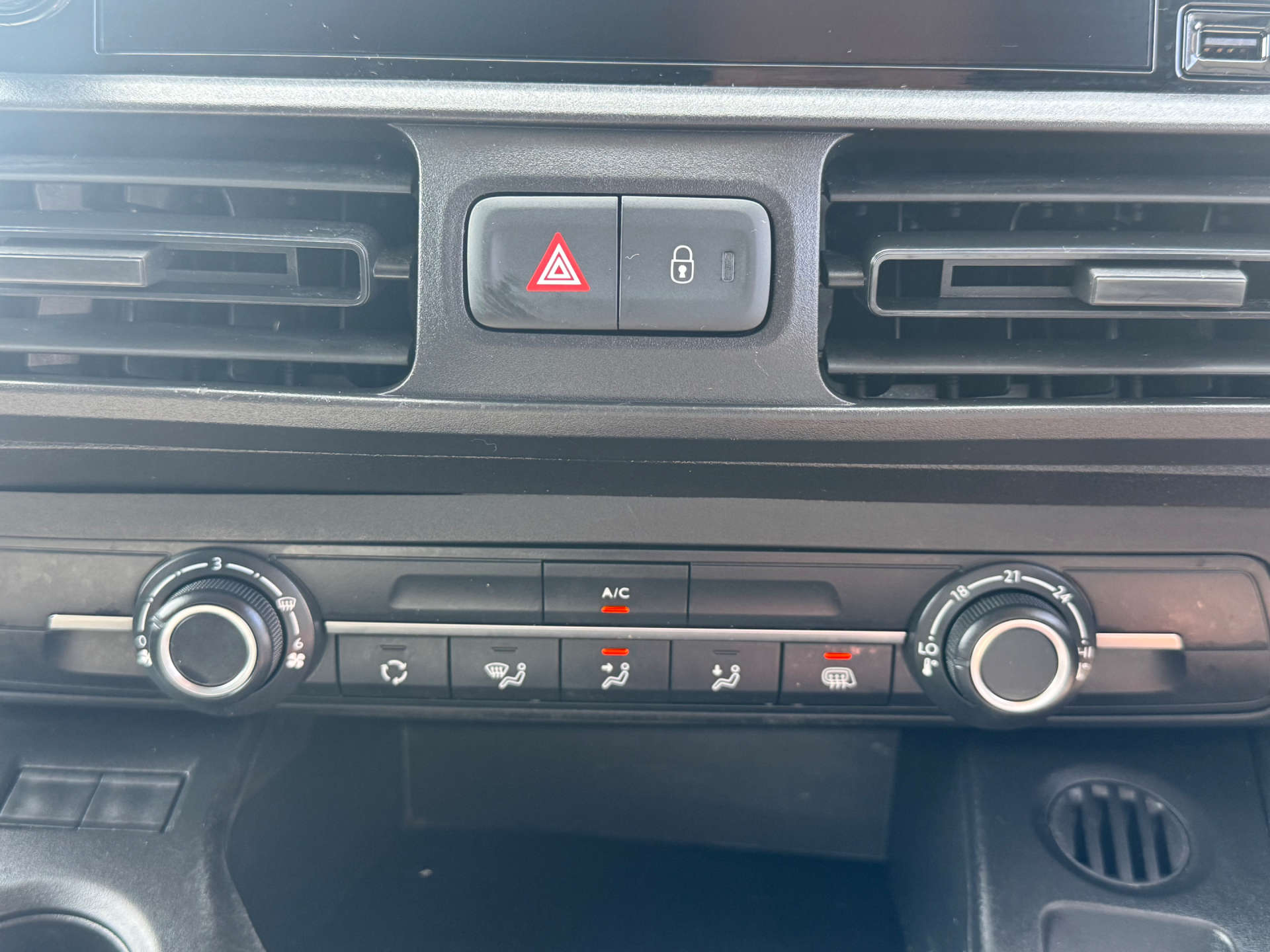 PEUGEOT PARTNER 1.5 Partner Professional Premium Blue HDi #23