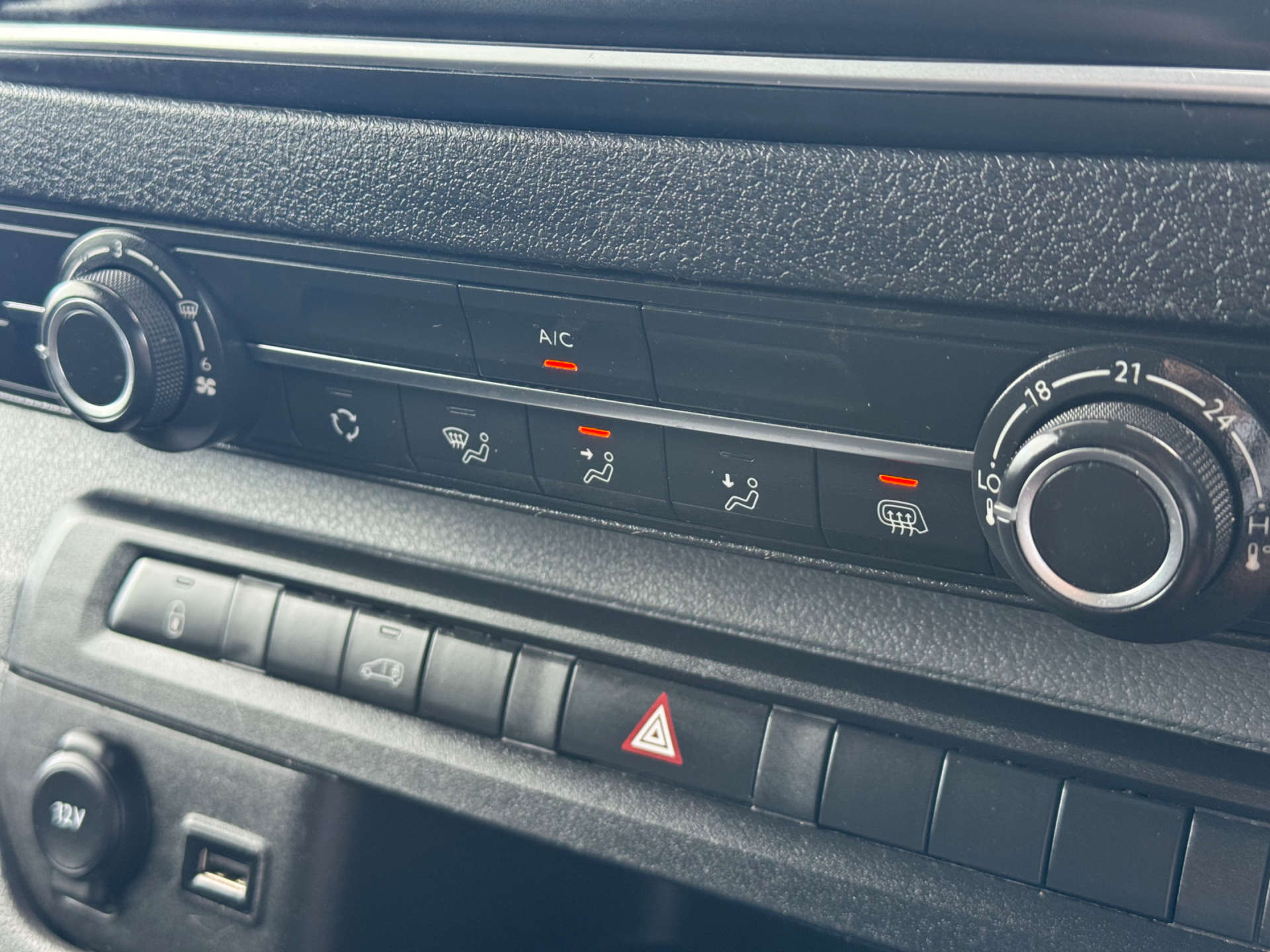 VAUXHALL VIVARO 1.5 Vivaro  F2900 Dynamic S/S #28