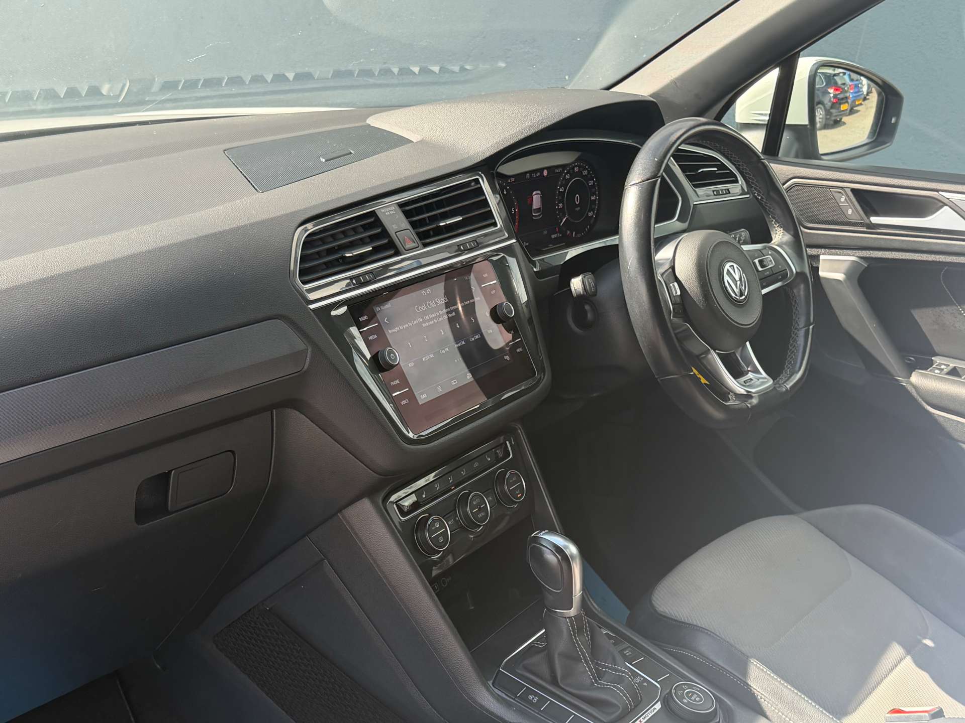 2018 VOLKSWAGEN TIGUAN 2.0 Tiguan R-Line TDI 4Motion Semi-Auto 4WD 5dr - vehicle photo 10 for sale on PureCar