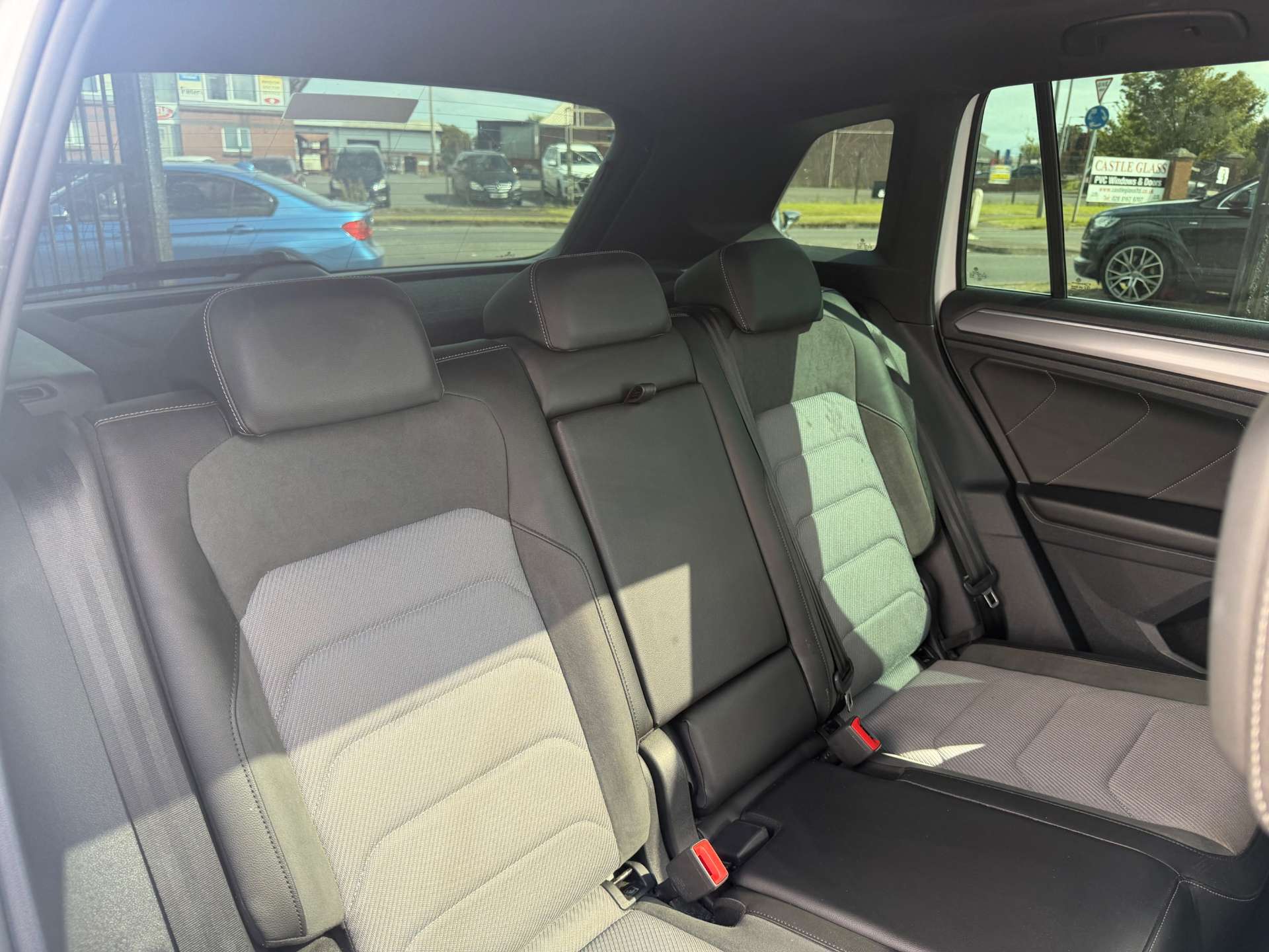 2018 VOLKSWAGEN TIGUAN 2.0 Tiguan R-Line TDI 4Motion Semi-Auto 4WD 5dr - vehicle photo 13 for sale on PureCar