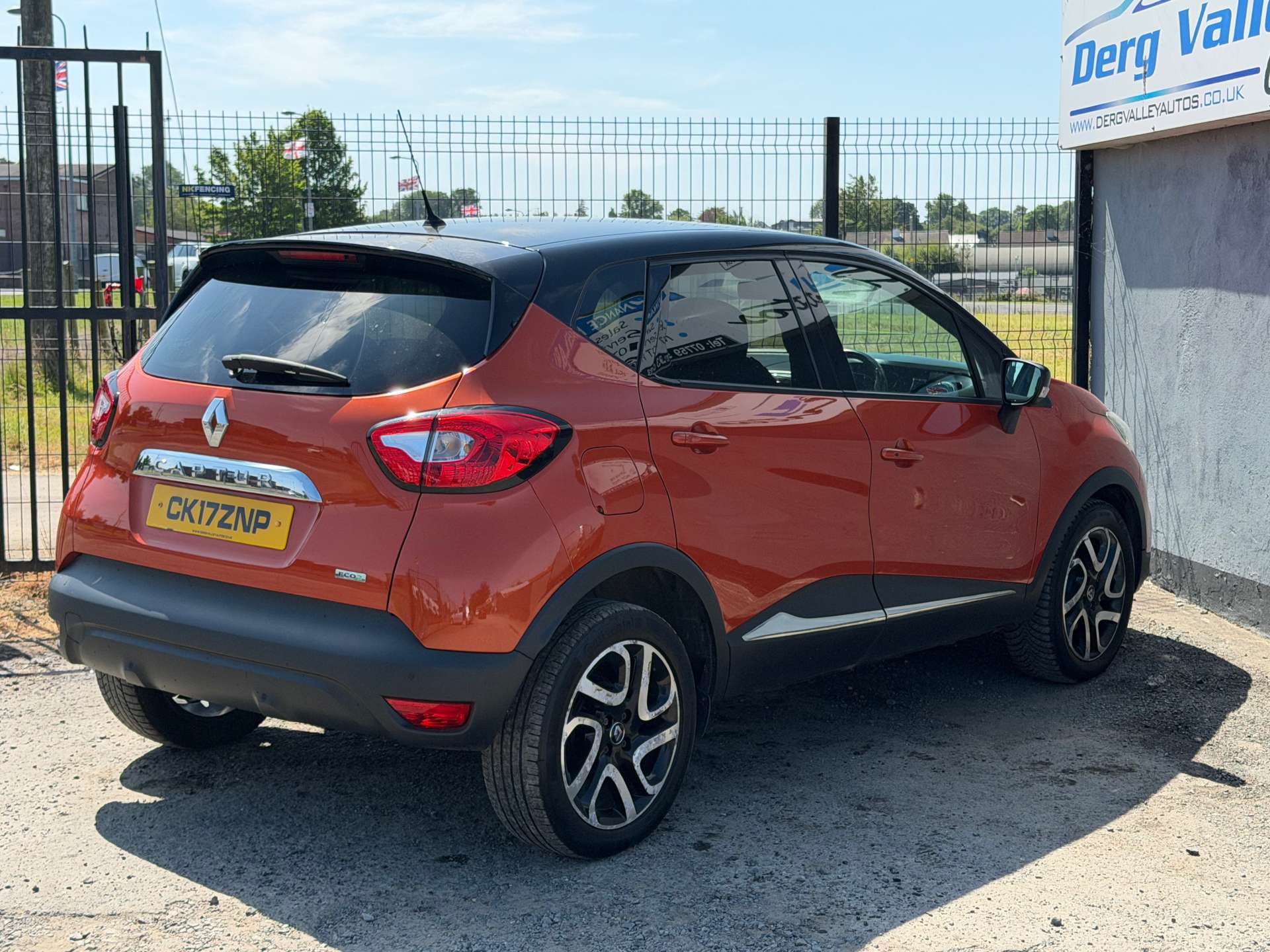 2017 RENAULT CAPTUR 1.5 Captur Dynamique S Nav dCi 5dr - vehicle photo 8 for sale on PureCar