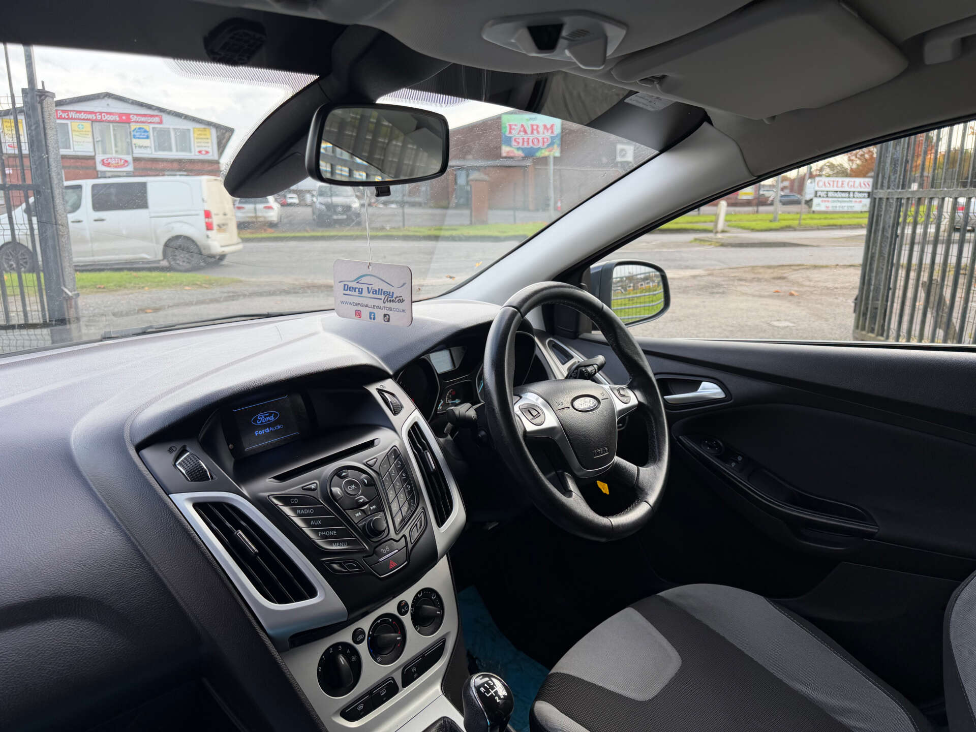 2013 FORD FOCUS 1.6 Focus Zetec TDCi 5dr - vehicle photo 6 for sale on PureCar