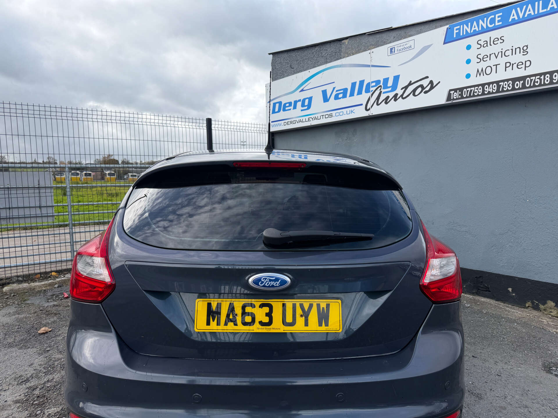 2013 FORD FOCUS 1.6 Focus Zetec TDCi 5dr - vehicle photo 3 for sale on PureCar