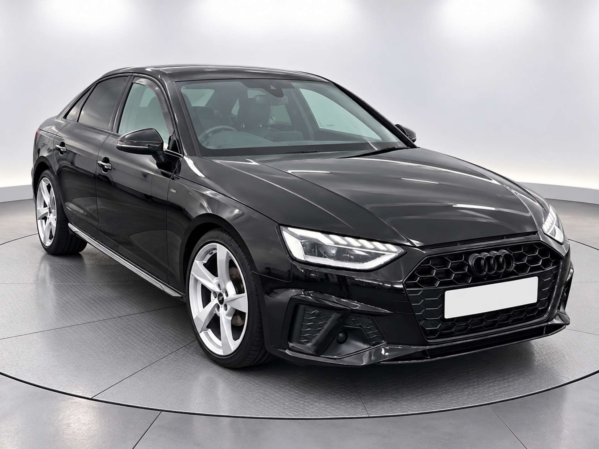 AUDI A4 2021
