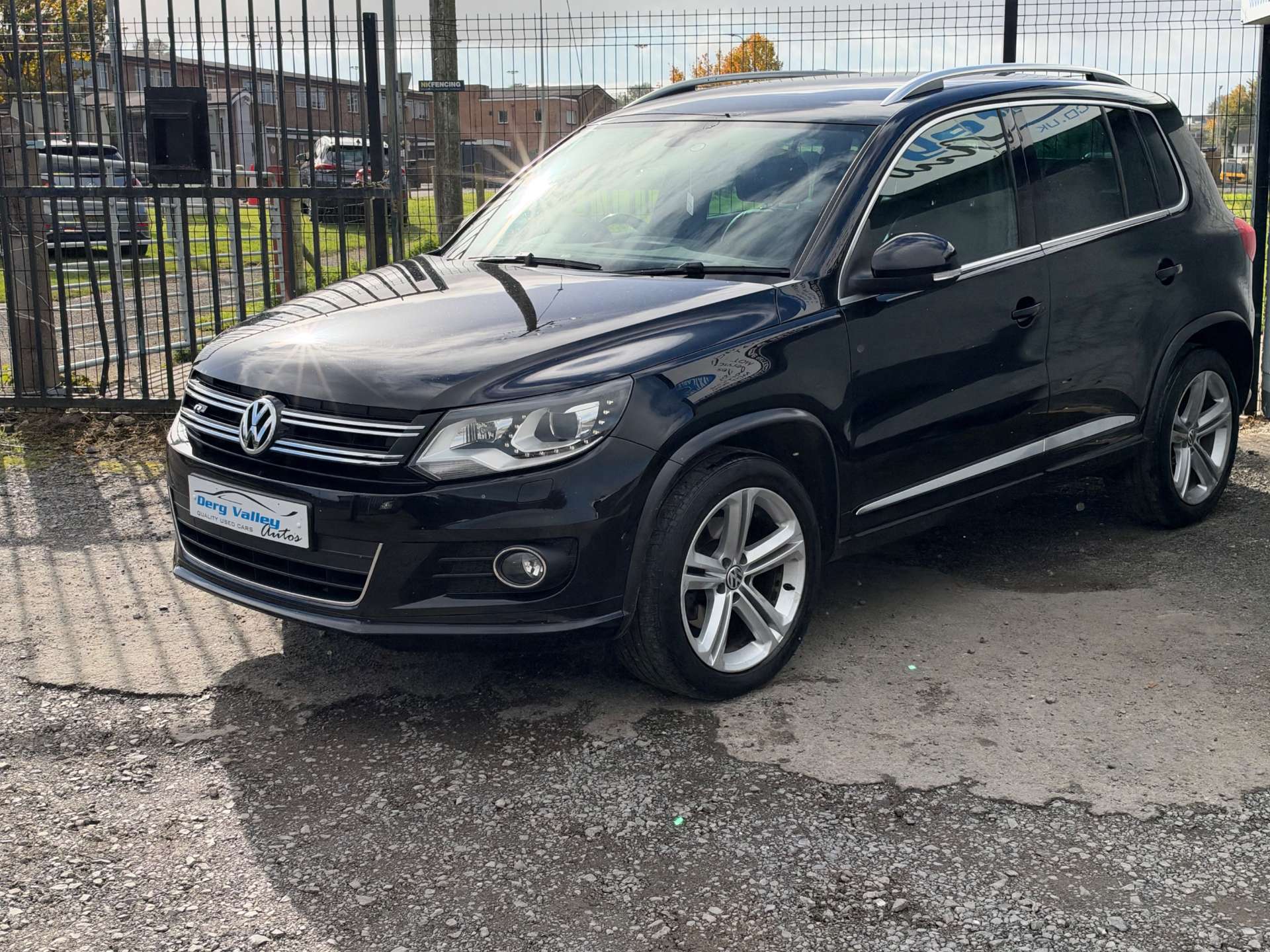 2016 VOLKSWAGEN TIGUAN 2.0 Tiguan R-Line Edition TDI BlueMotion Technology 4Motion Semi-Auto 4WD 5dr - vehicle photo 4 for sale on PureCar