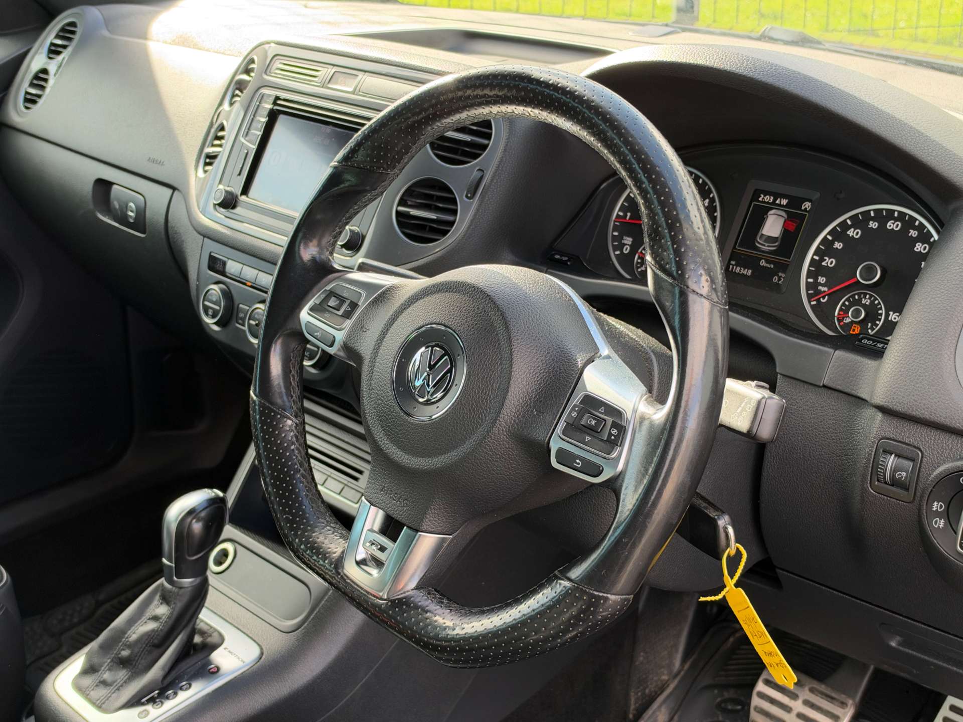 2016 VOLKSWAGEN TIGUAN 2.0 Tiguan R-Line Edition TDI BlueMotion Technology 4Motion Semi-Auto 4WD 5dr - vehicle photo 11 for sale on PureCar