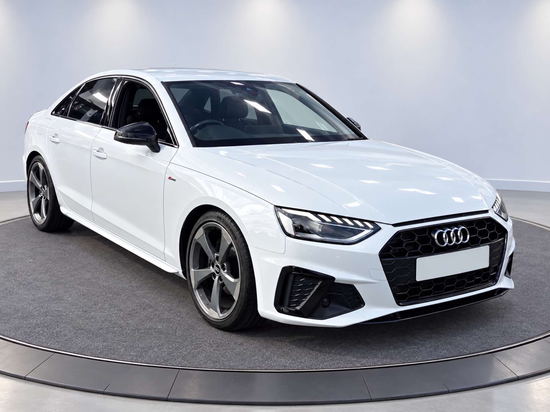AUDI A4 2021