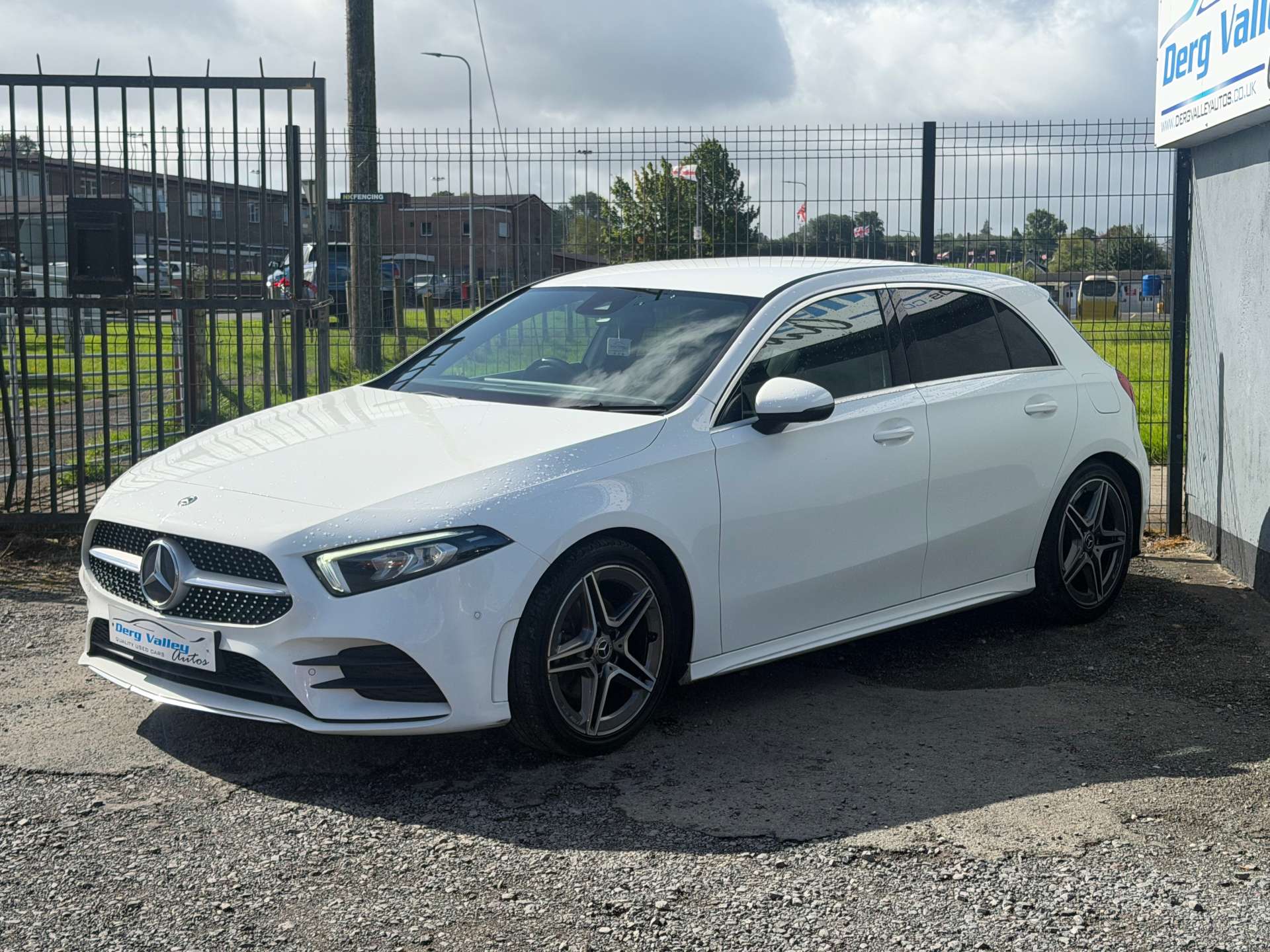 2019 MERCEDES A-CLASS 1.5 A 180 AMG Line Executive D Auto 5dr - vehicle photo 4 for sale on PureCar