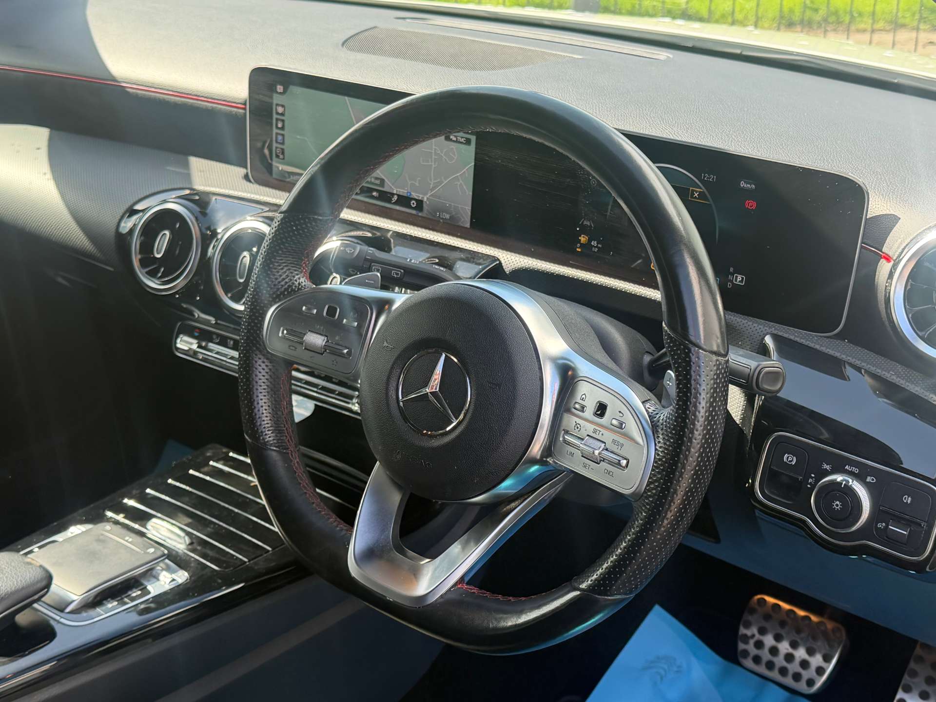 2019 MERCEDES A-CLASS 1.5 A 180 AMG Line Executive D Auto 5dr - vehicle photo 10 for sale on PureCar