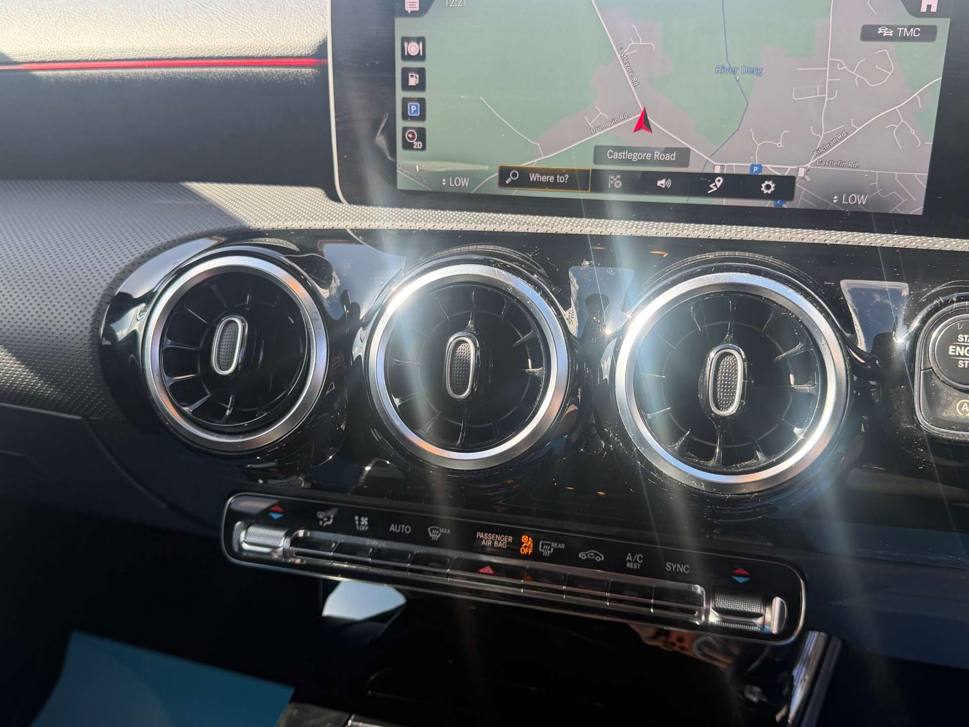 2019 MERCEDES A-CLASS 1.5 A 180 AMG Line Executive D Auto 5dr - vehicle photo 19 for sale on PureCar