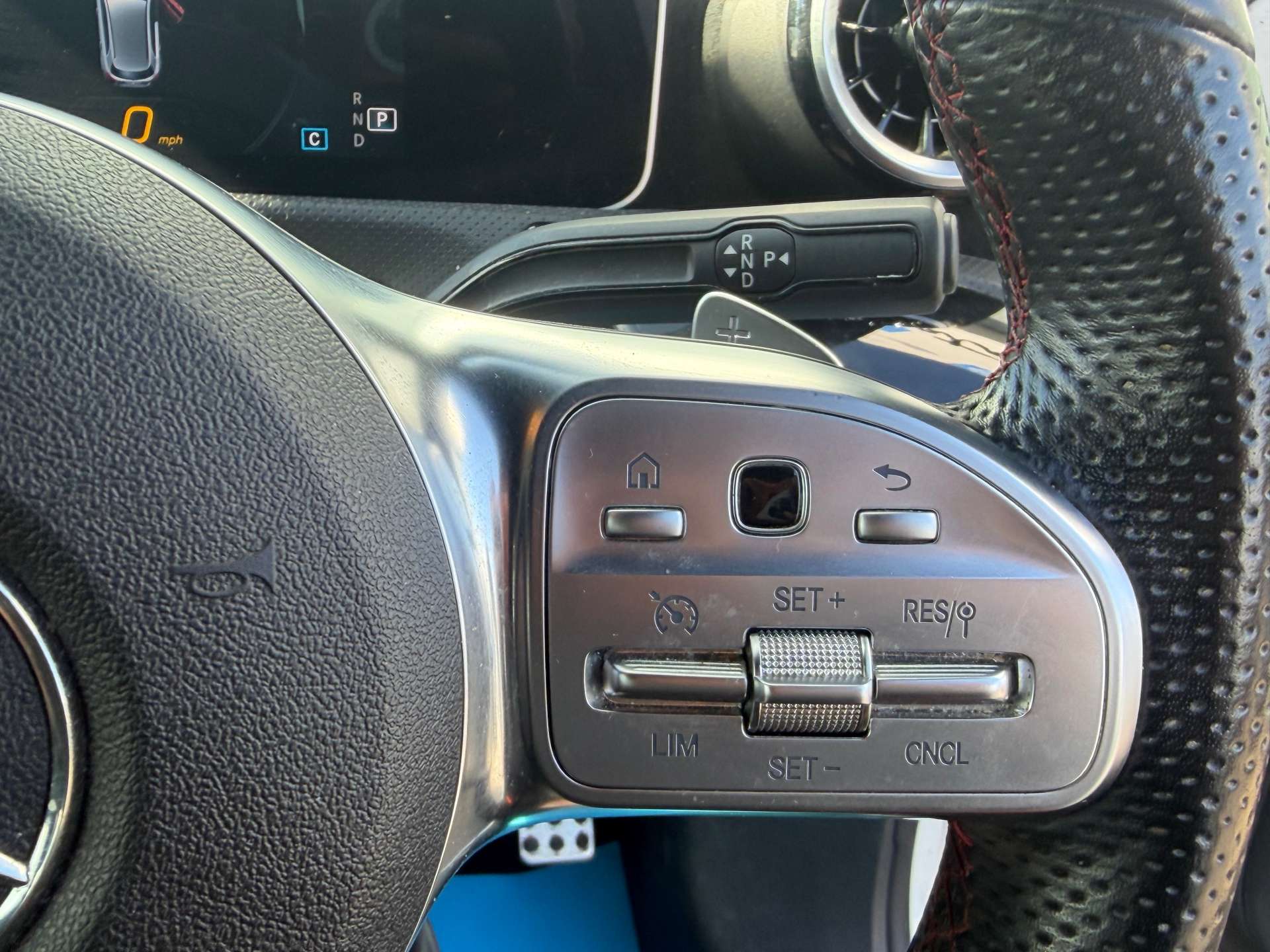 2019 MERCEDES A-CLASS 1.5 A 180 AMG Line Executive D Auto 5dr - vehicle photo 23 for sale on PureCar